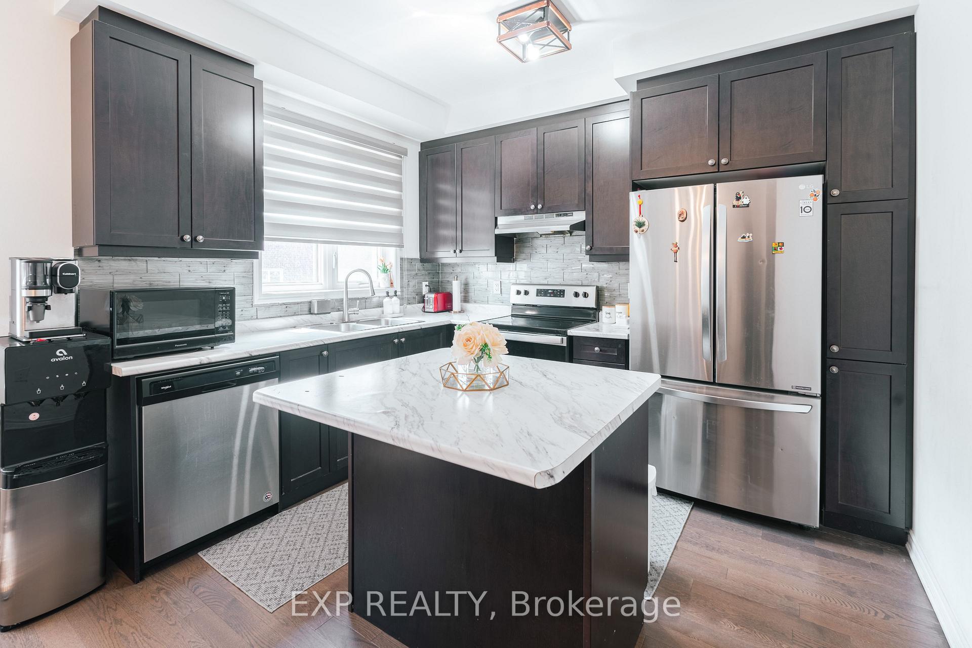 Photo 5 of 15 Fusilier Drive, Scarborough, Clairlea-Birchmount — HOMEH