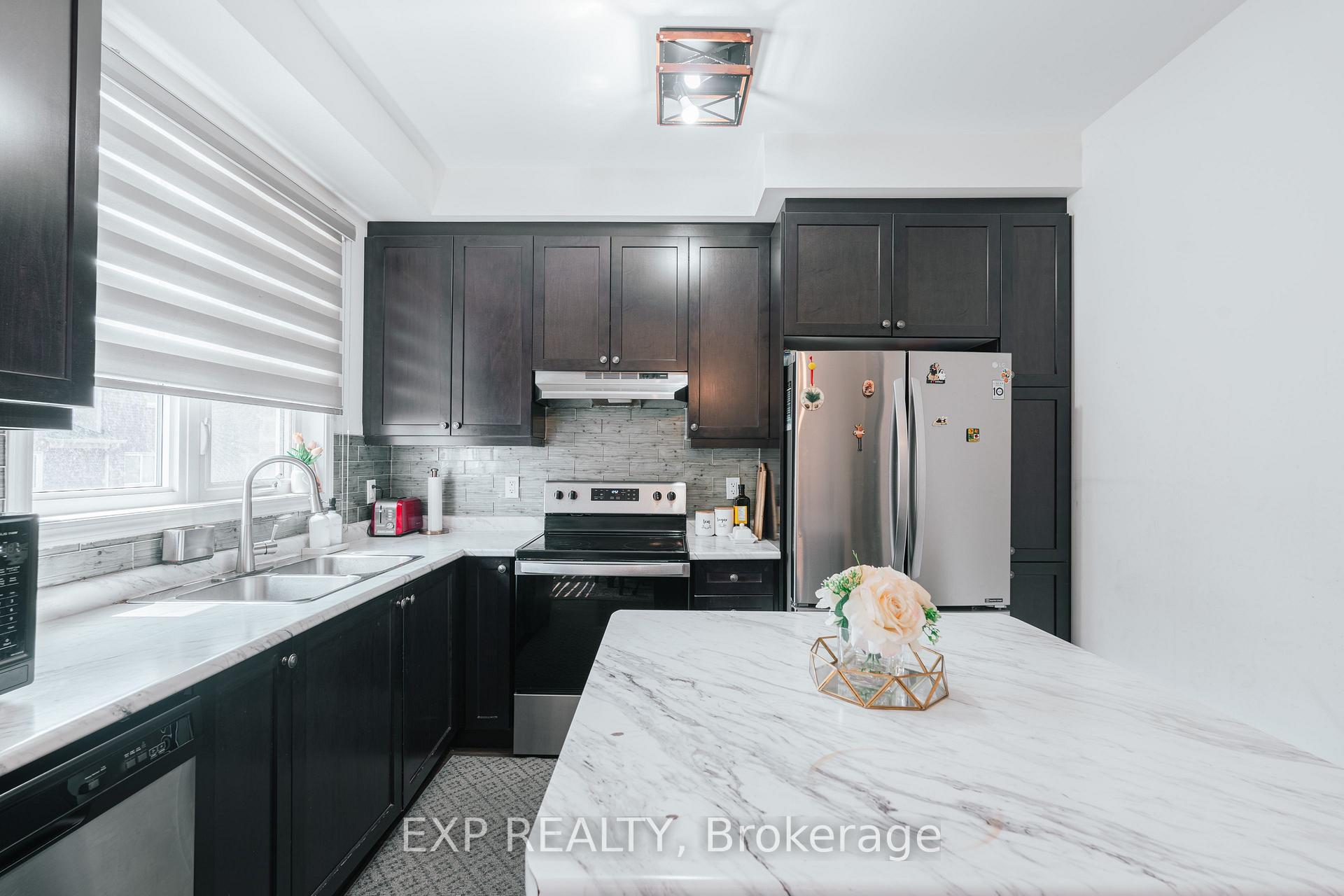 Photo 7 of 15 Fusilier Drive, Scarborough, Clairlea-Birchmount — HOMEH