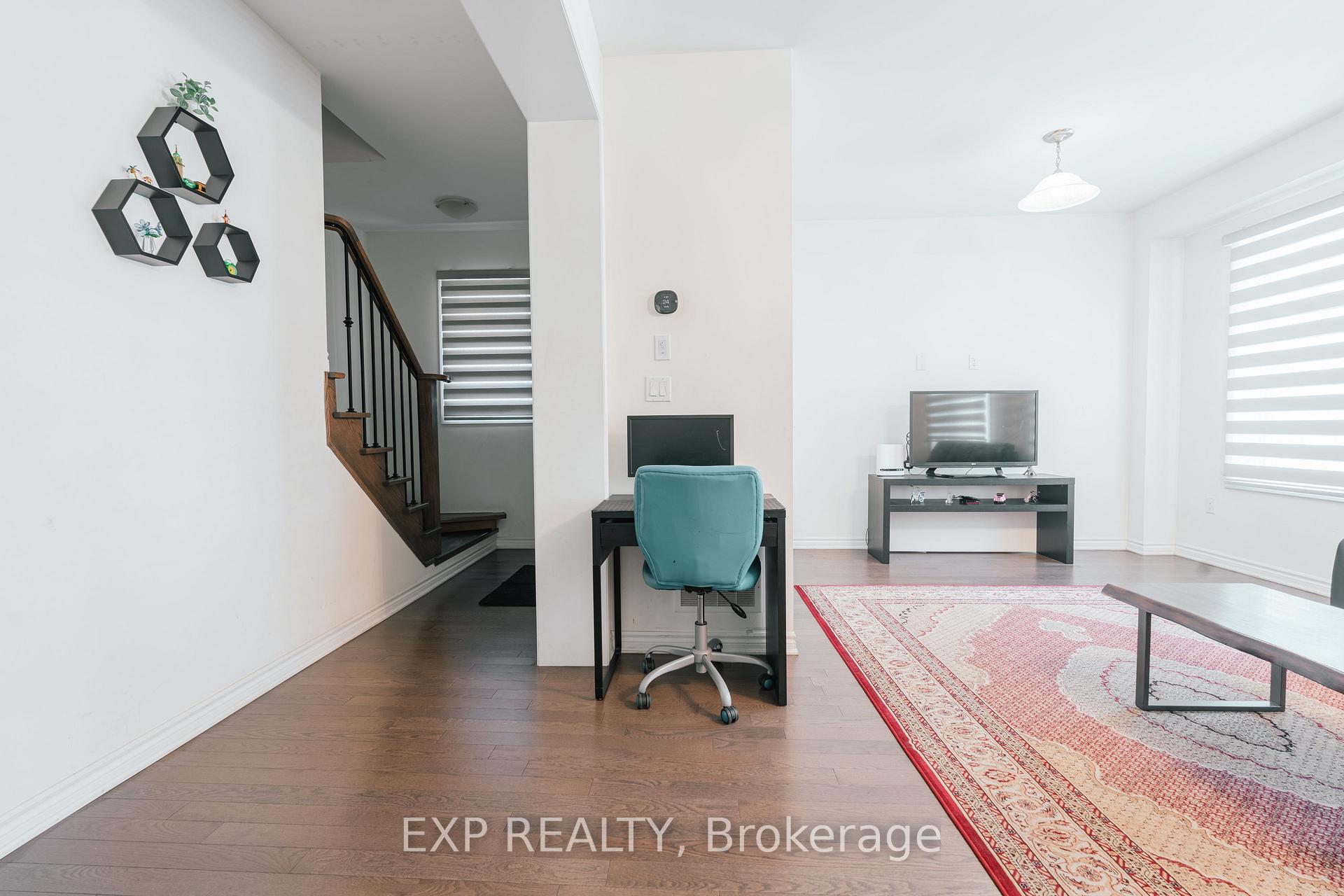 Photo 11 of 15 Fusilier Drive, Scarborough, Clairlea-Birchmount — HOMEH