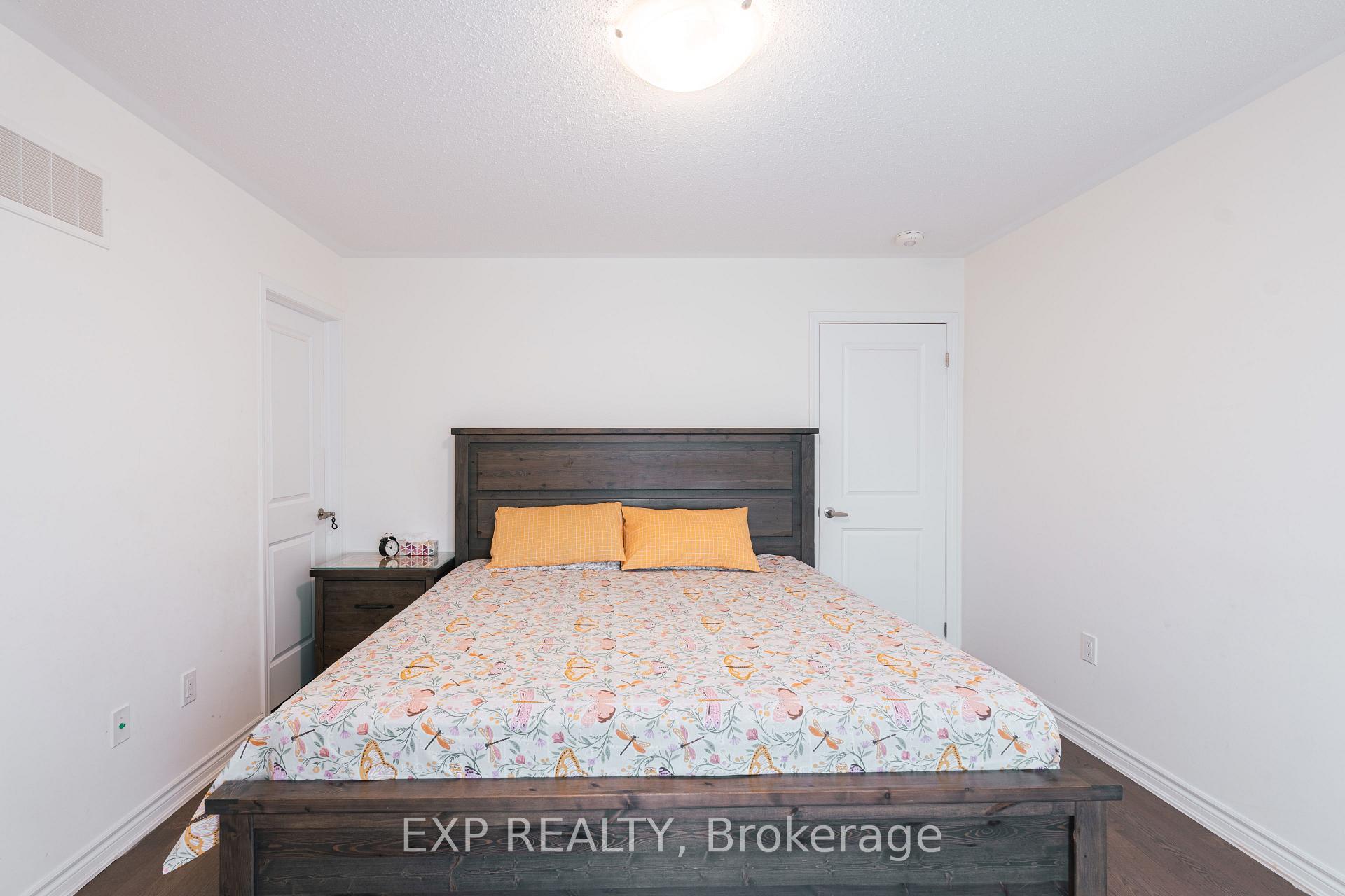 Photo 12 of 15 Fusilier Drive, Scarborough, Clairlea-Birchmount — HOMEH