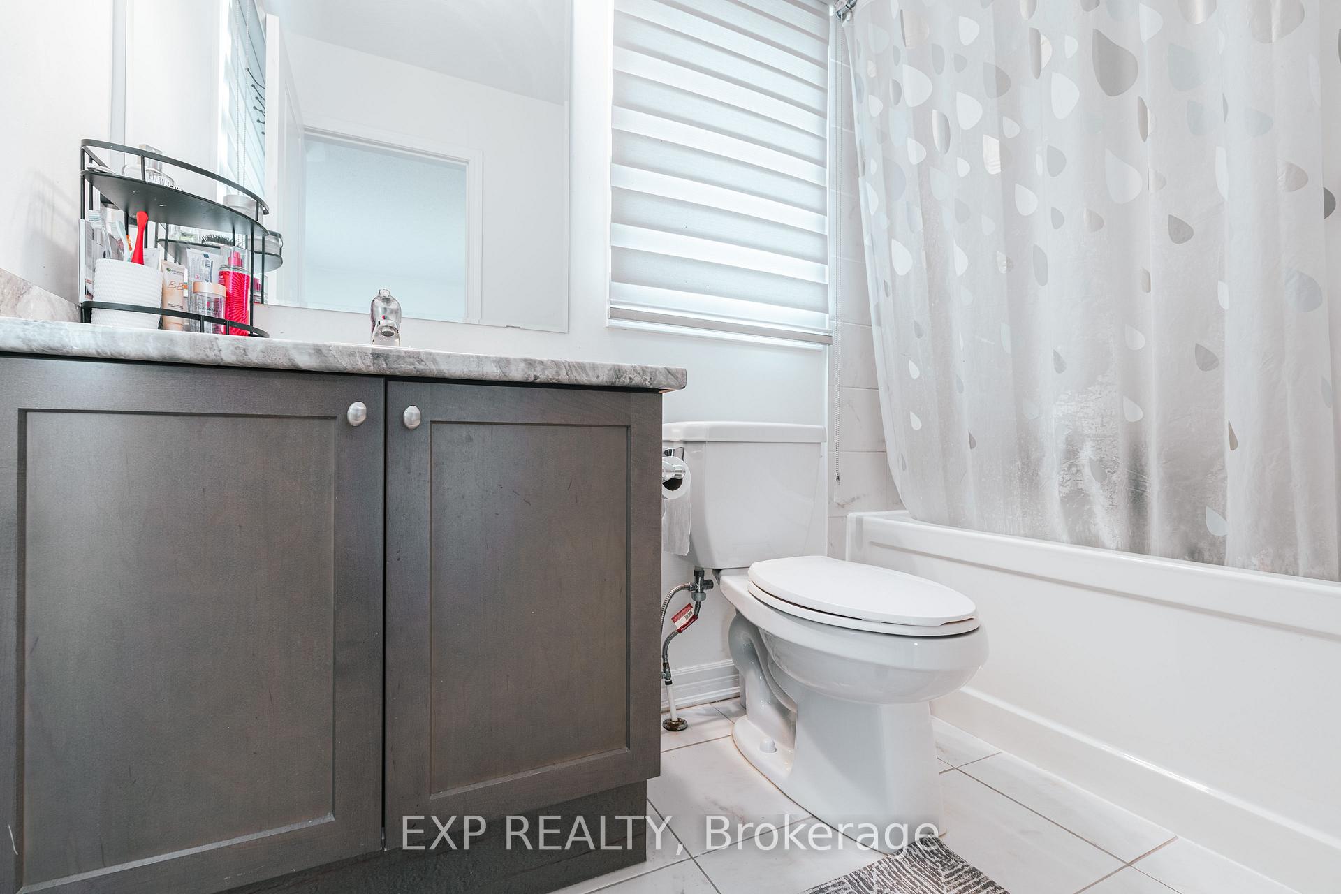 Photo 16 of 15 Fusilier Drive, Scarborough, Clairlea-Birchmount — HOMEH