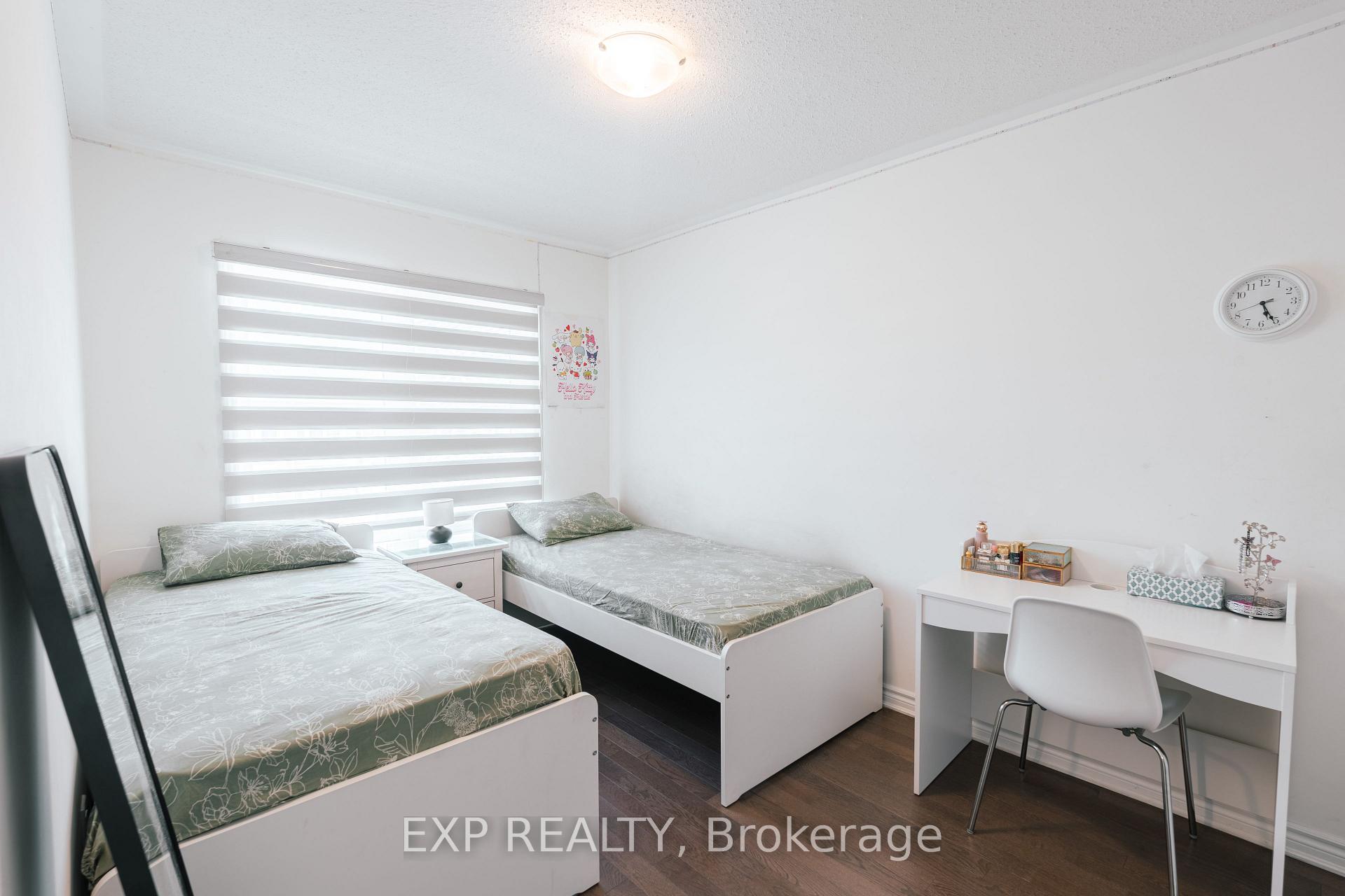 Photo 17 of 15 Fusilier Drive, Scarborough, Clairlea-Birchmount — HOMEH