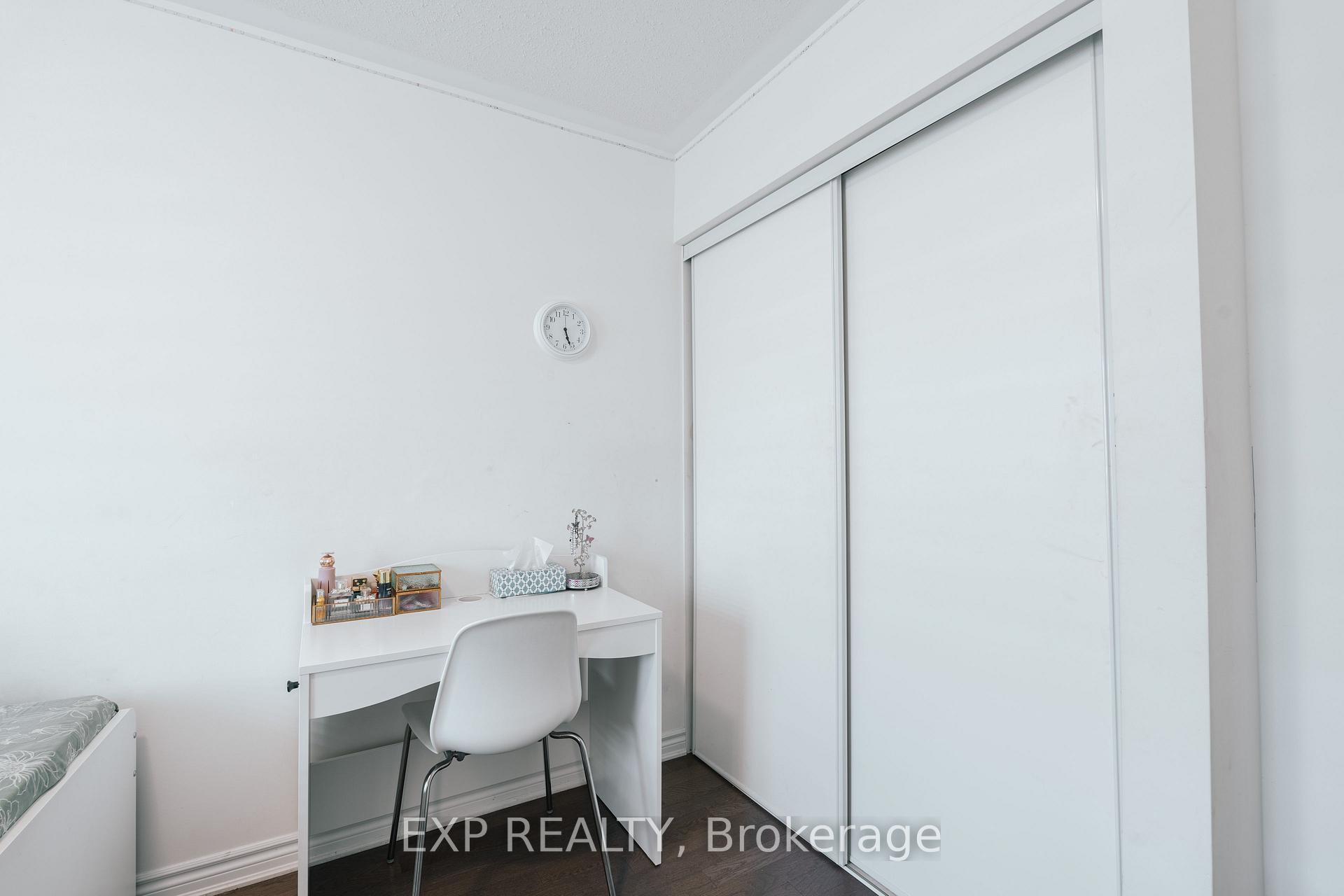 Photo 19 of 15 Fusilier Drive, Scarborough, Clairlea-Birchmount — HOMEH