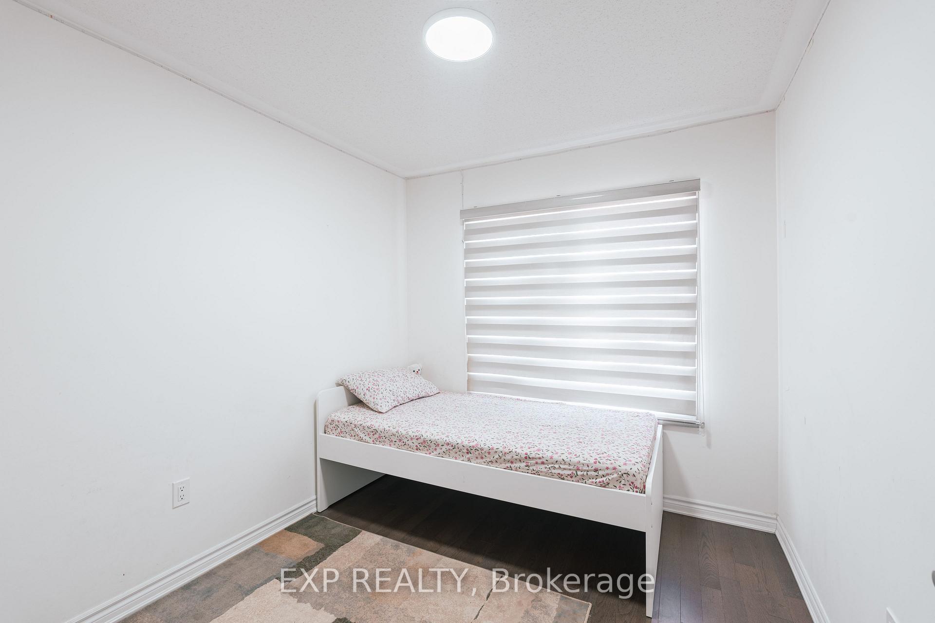 Photo 20 of 15 Fusilier Drive, Scarborough, Clairlea-Birchmount — HOMEH