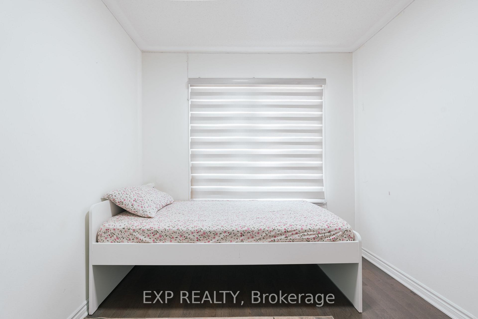 Photo 21 of 15 Fusilier Drive, Scarborough, Clairlea-Birchmount — HOMEH