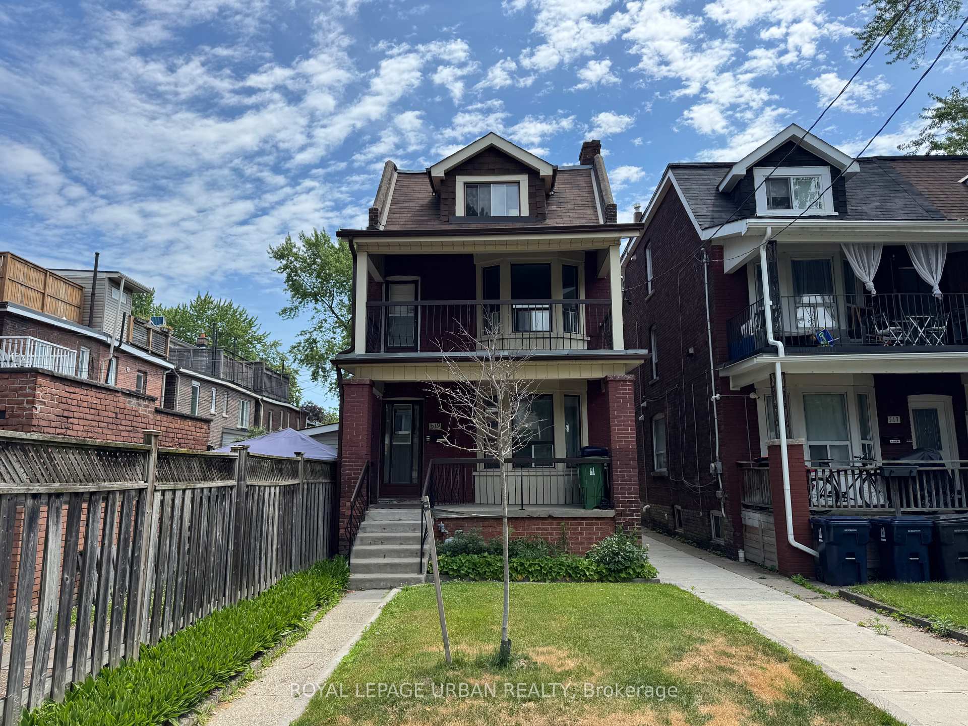 Front of Unit 2nd Floor, 919 Carlaw Avenue