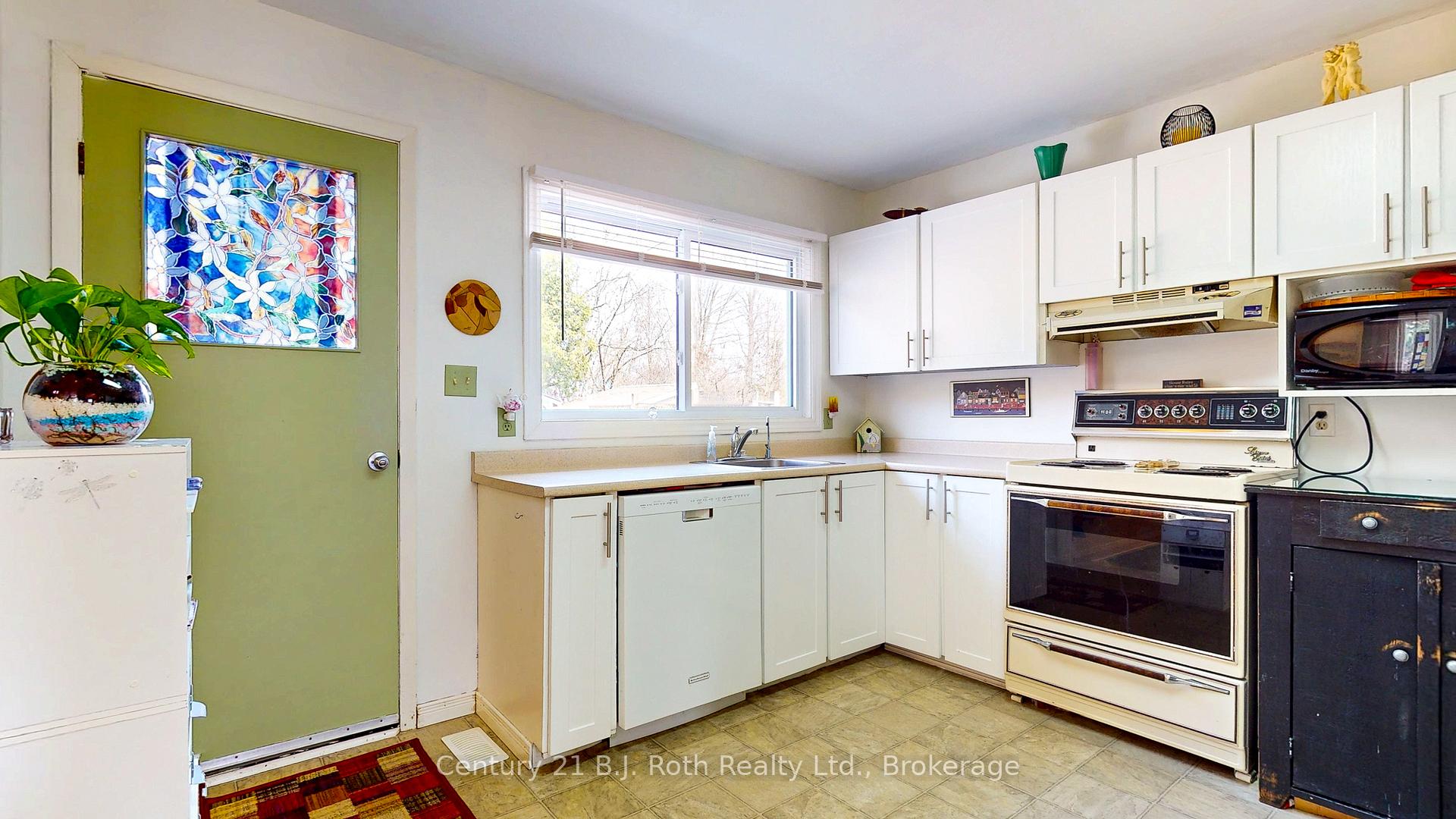 Photo 6 of 470 Wardell Street, Tay, Port McNicoll — HOMEH
