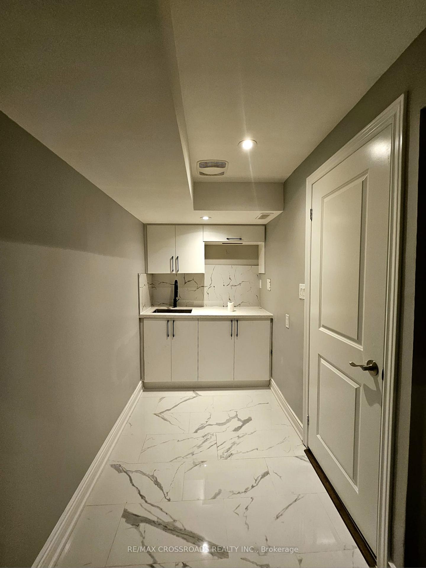 Front of Unit (Bsmnt), 3 Honey Drive