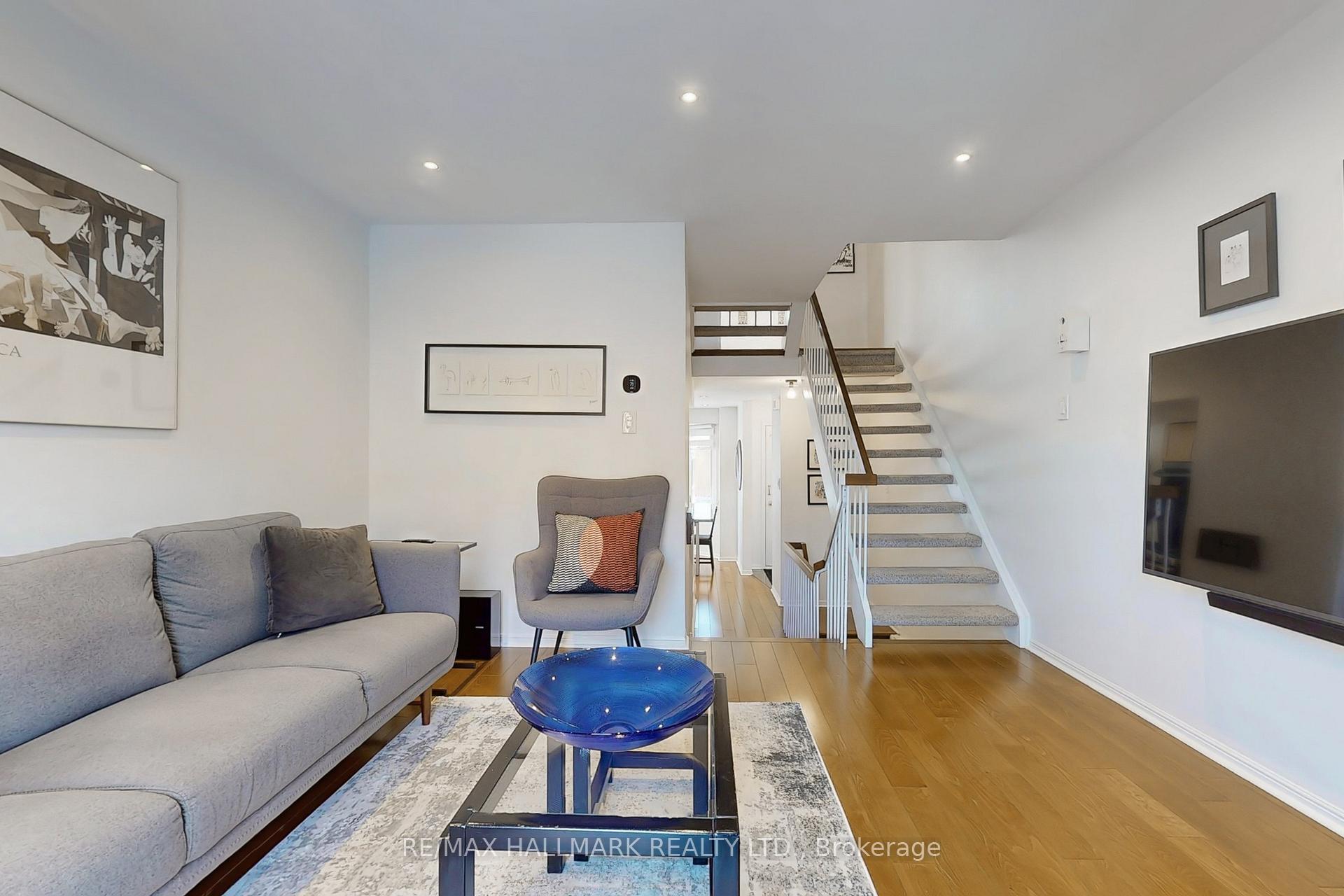 Photo 8 of 38 Torbrick Road, Toronto, Greenwood-Coxwell — HOMEH