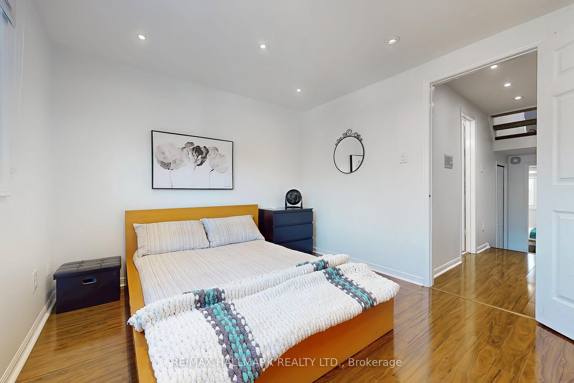 Photo 25 of 38 Torbrick Road, Toronto, Greenwood-Coxwell — HOMEH