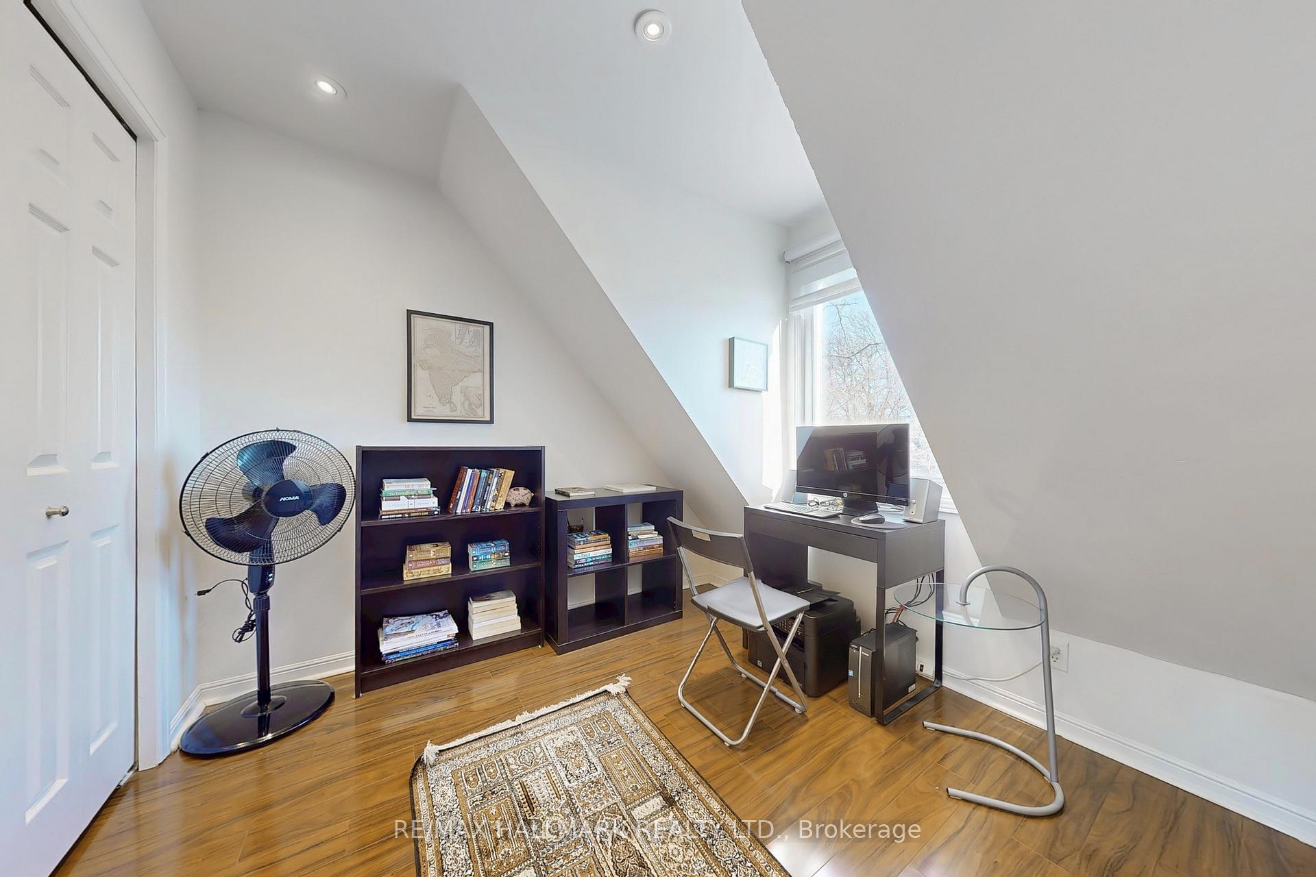 Photo 27 of 38 Torbrick Road, Toronto, Greenwood-Coxwell — HOMEH