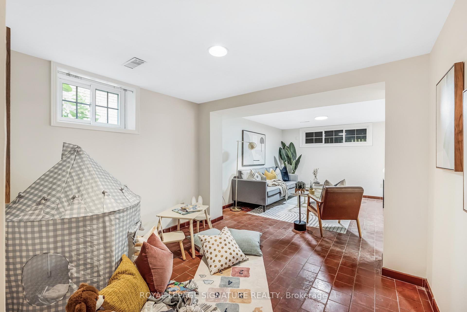 Photo 9 of 15 Ashall Boulevard, Toronto, O'Connor-Parkview — HOMEH