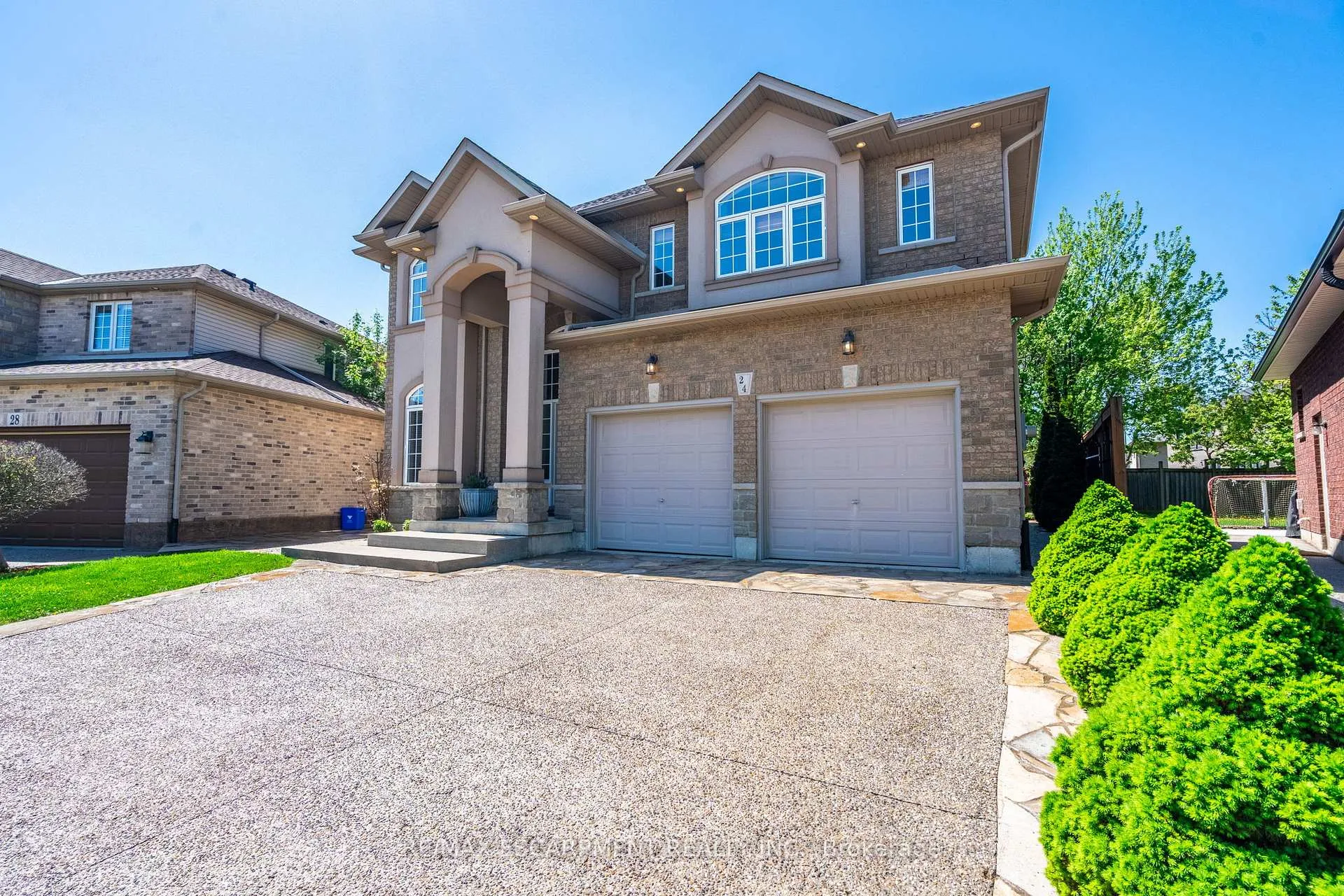 Photo 1 of 24 Edgecroft Crescent, Hamilton, Stoney Creek Mountain — HOMEH