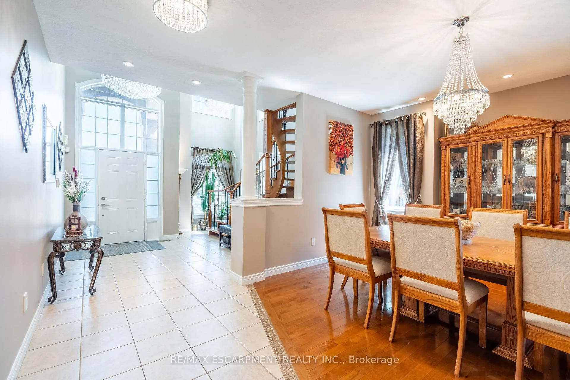 Photo 8 of 24 Edgecroft Crescent, Hamilton, Stoney Creek Mountain — HOMEH