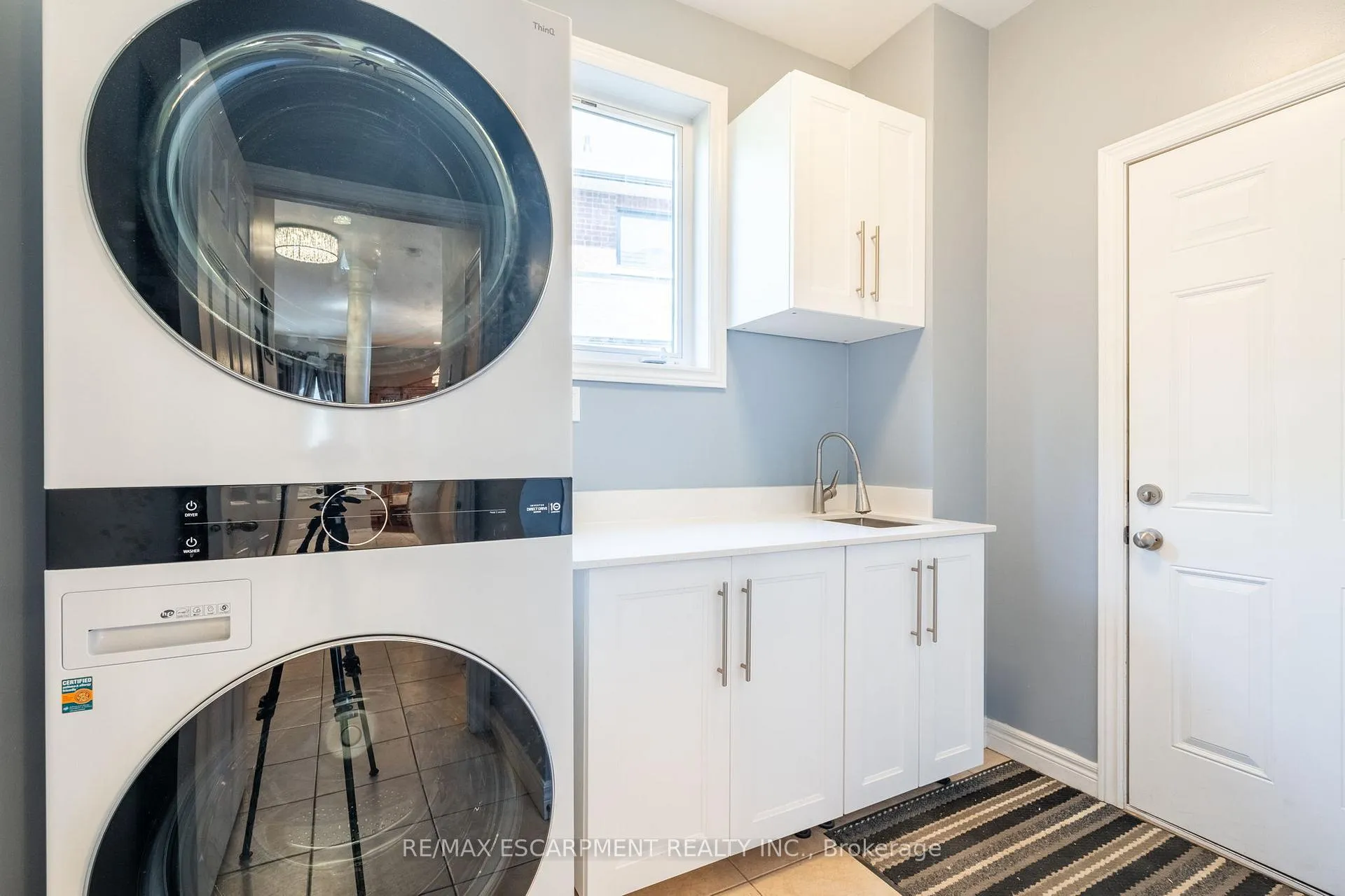Photo 10 of 24 Edgecroft Crescent, Hamilton, Stoney Creek Mountain — HOMEH