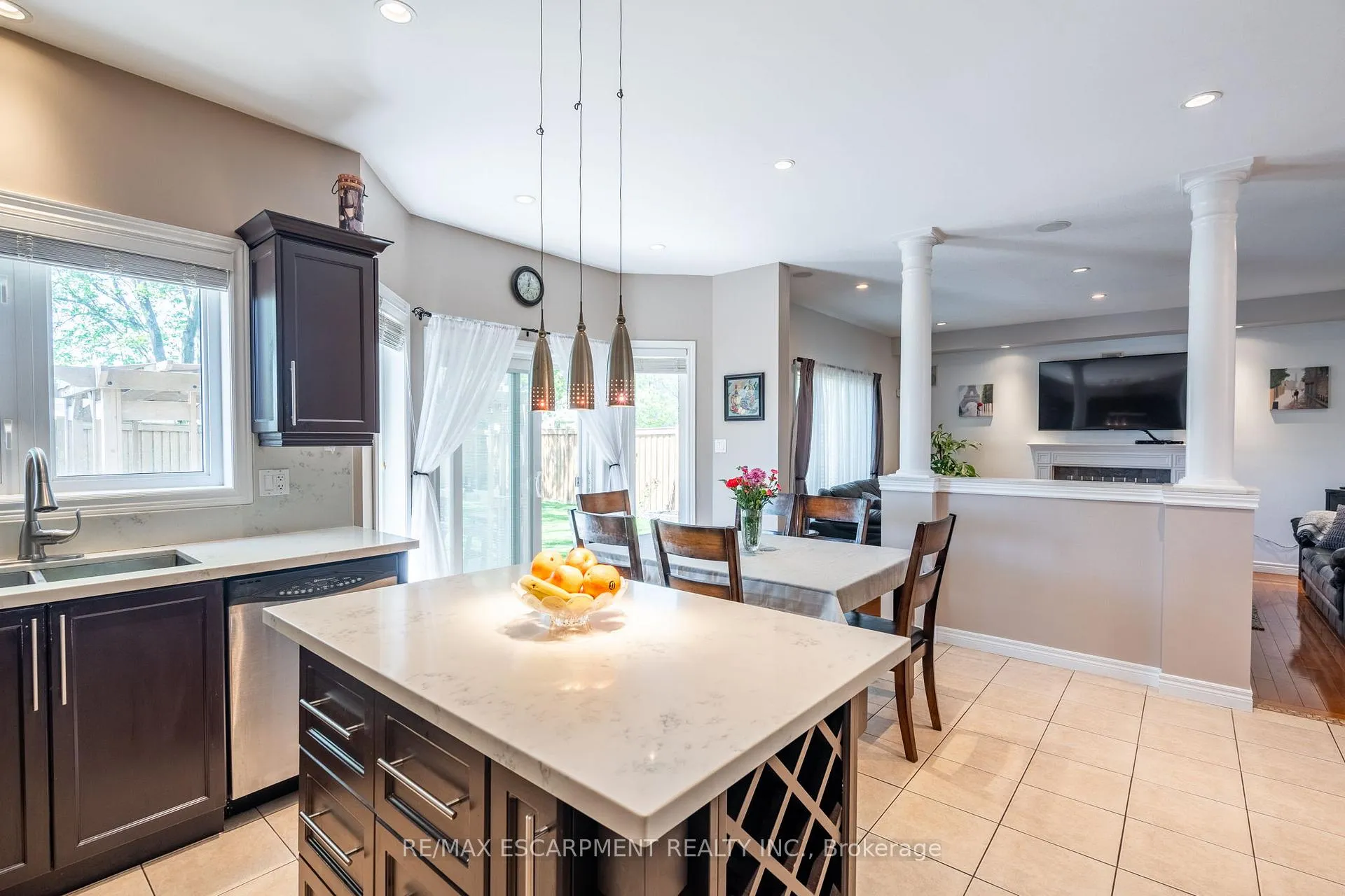 Photo 18 of 24 Edgecroft Crescent, Hamilton, Stoney Creek Mountain — HOMEH