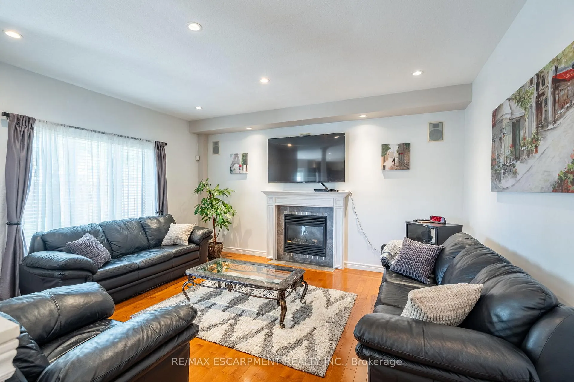 Photo 21 of 24 Edgecroft Crescent, Hamilton, Stoney Creek Mountain — HOMEH