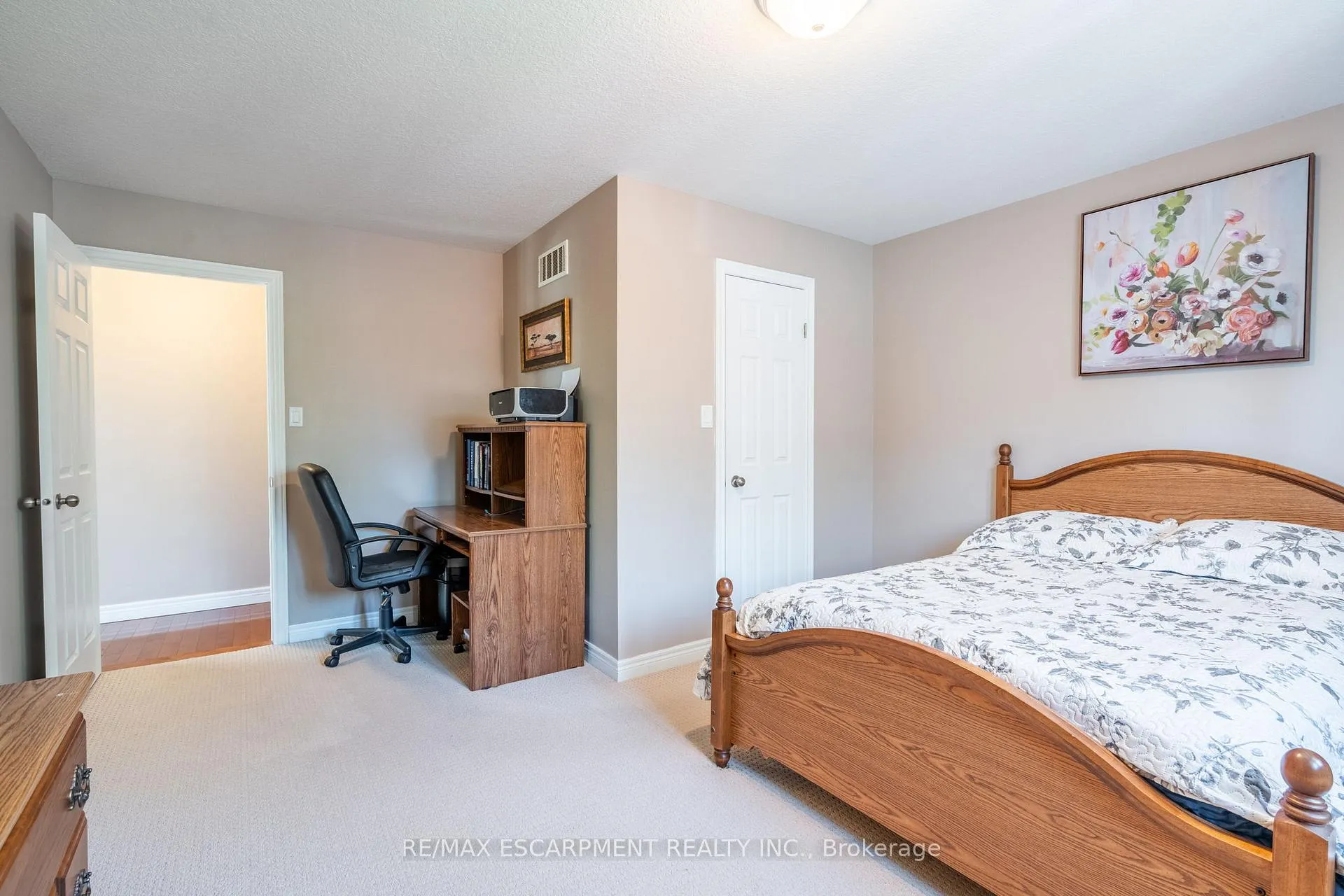 Photo 25 of 24 Edgecroft Crescent, Hamilton, Stoney Creek Mountain — HOMEH