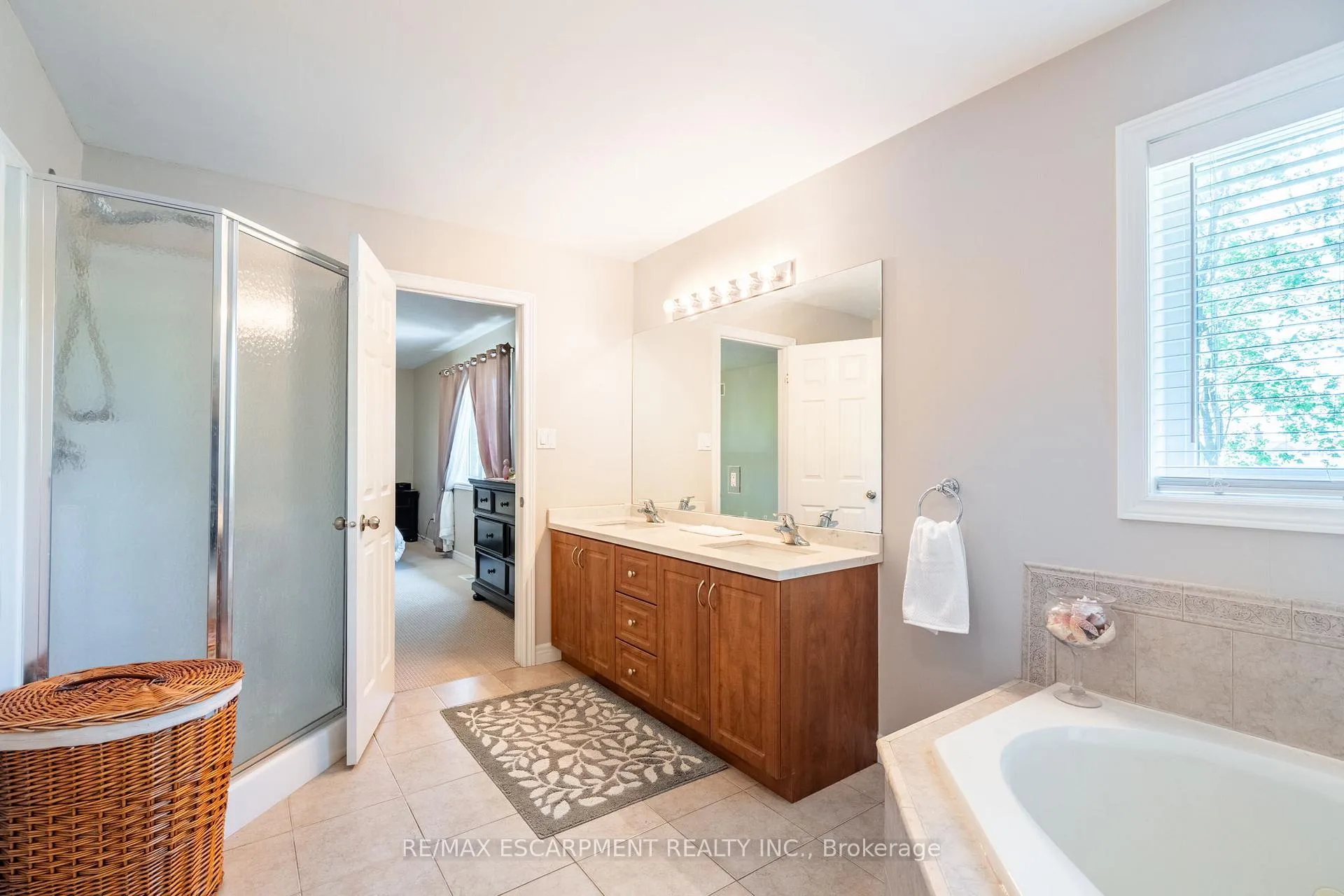 Photo 30 of 24 Edgecroft Crescent, Hamilton, Stoney Creek Mountain — HOMEH