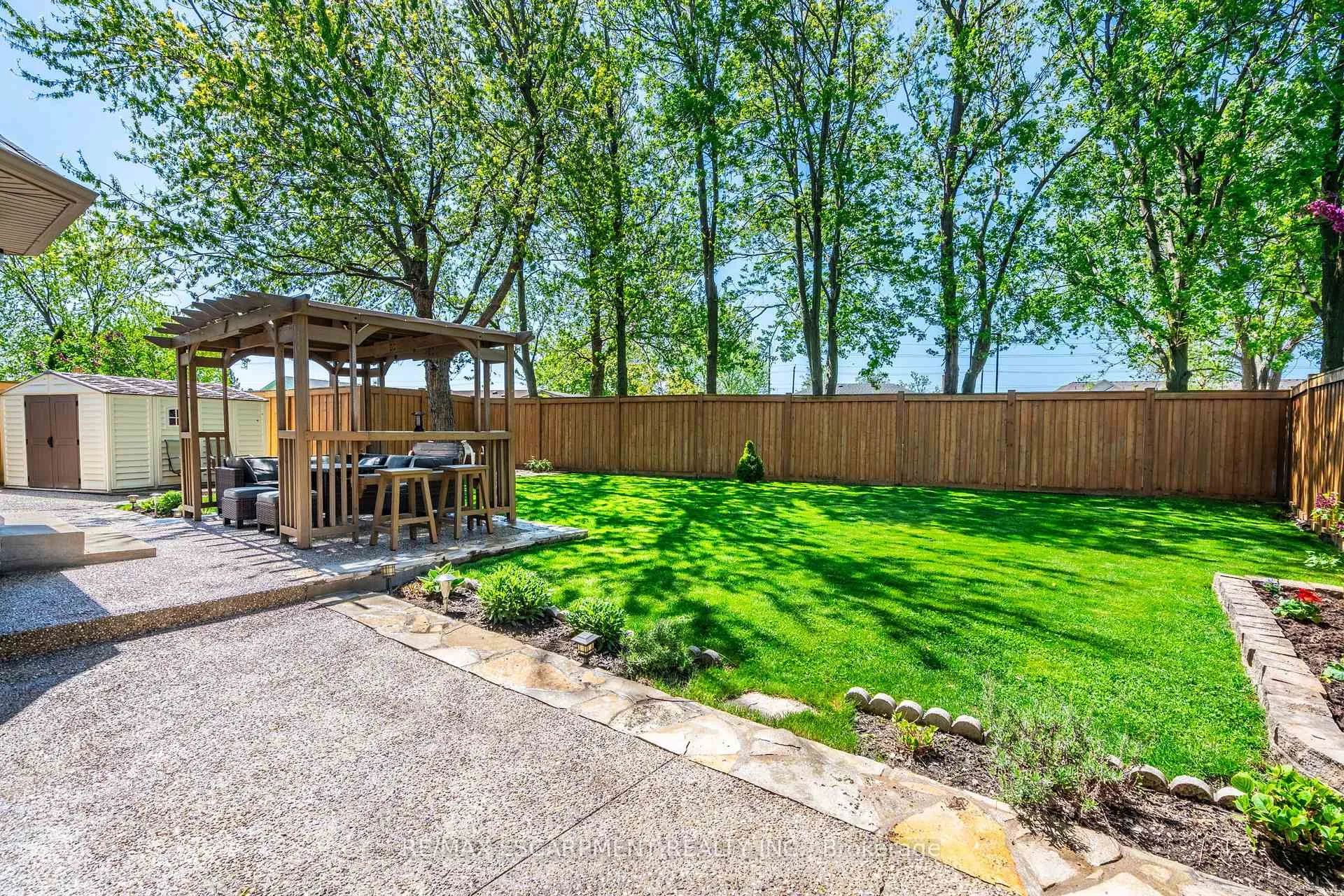 Photo 34 of 24 Edgecroft Crescent, Hamilton, Stoney Creek Mountain — HOMEH