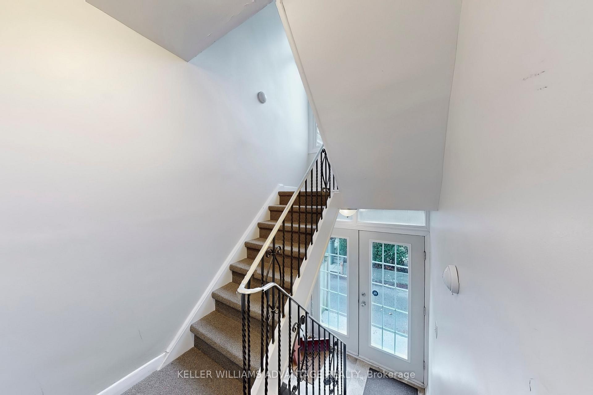 Photo 3 of 208 Wheeler Avenue, Toronto, The Beaches — HOMEH