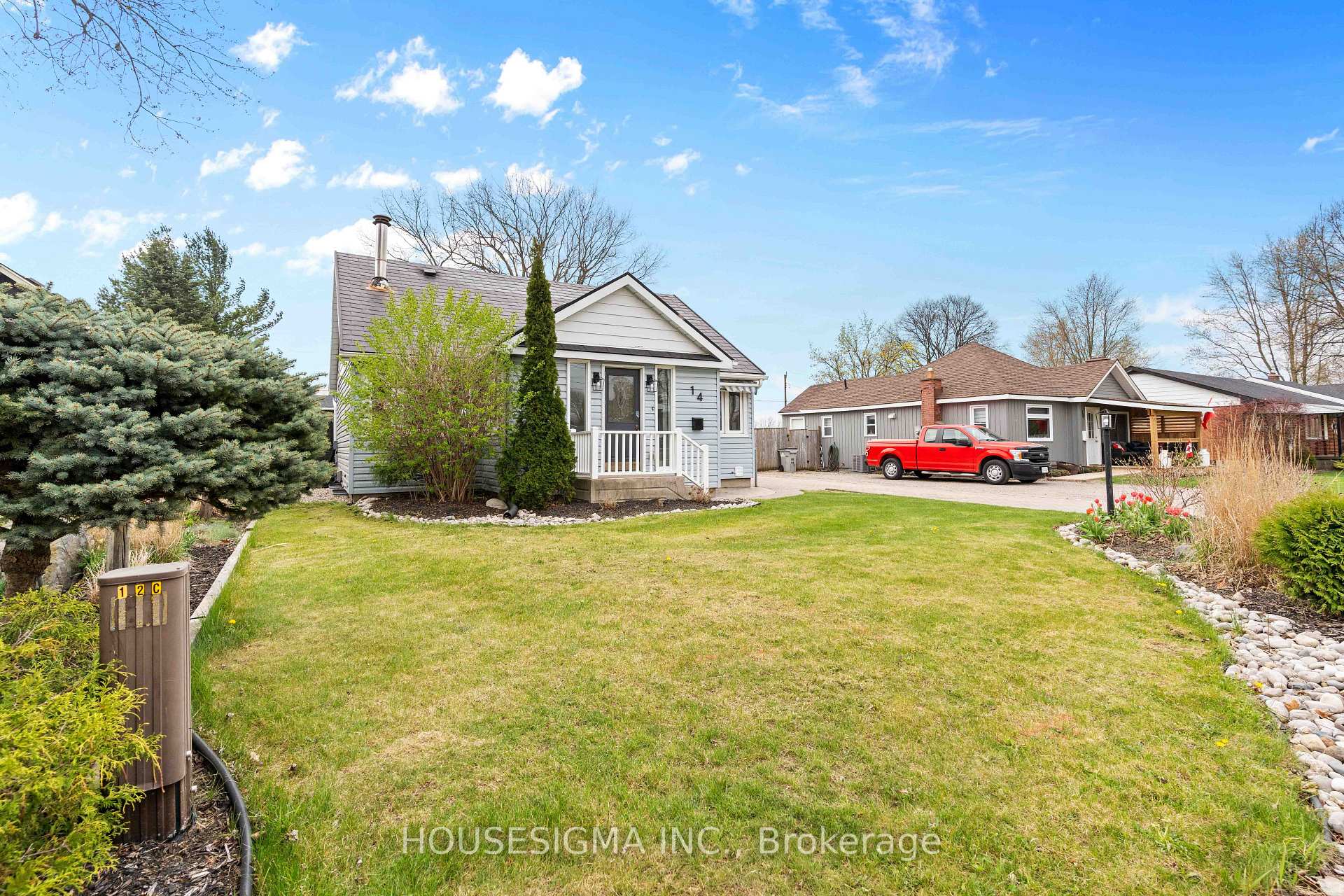 Photo 3 of 14 Carroll Street W, Strathroy-Caradoc, NE — HOMEH
