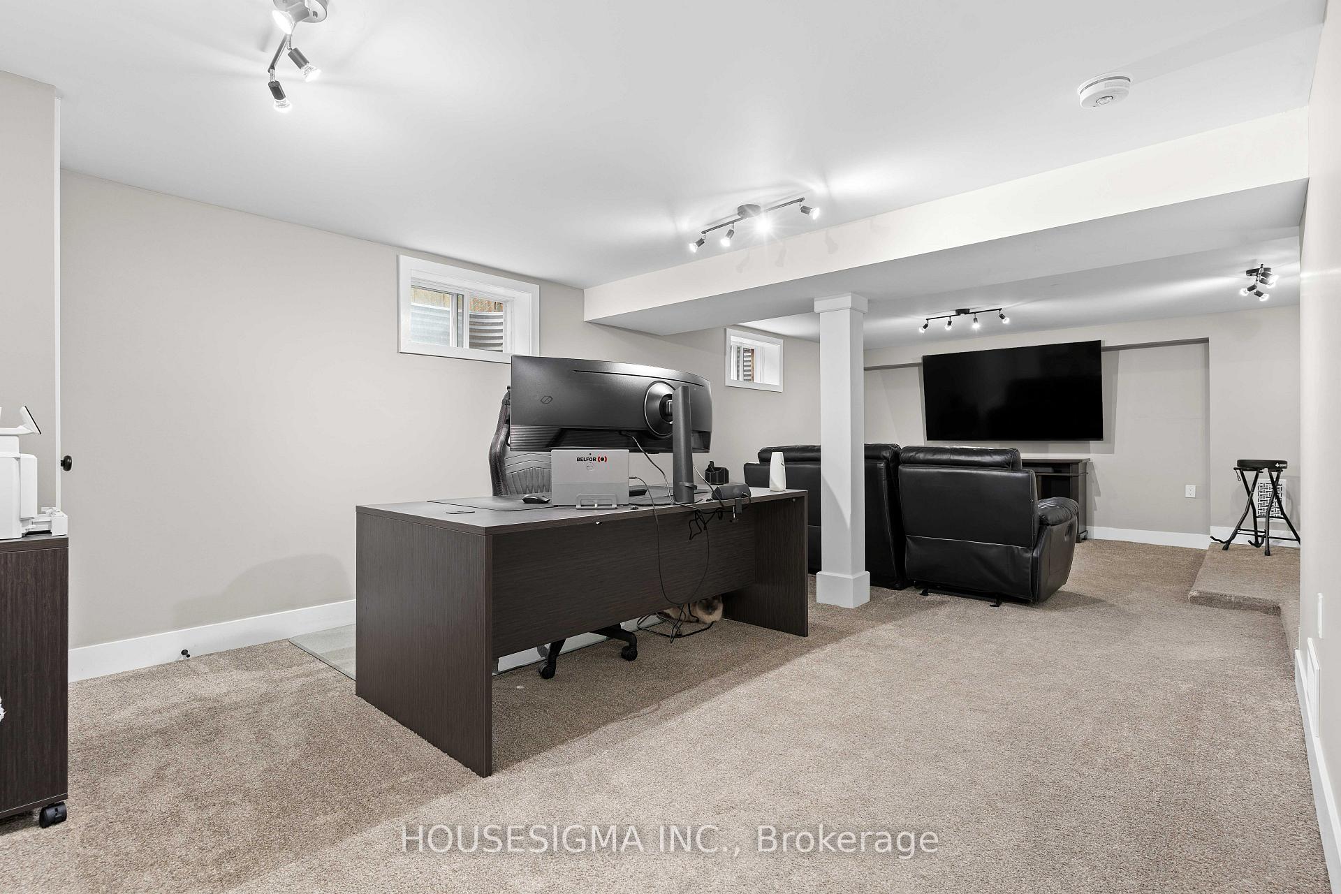 Photo 31 of 14 Carroll Street W, Strathroy-Caradoc, NE — HOMEH