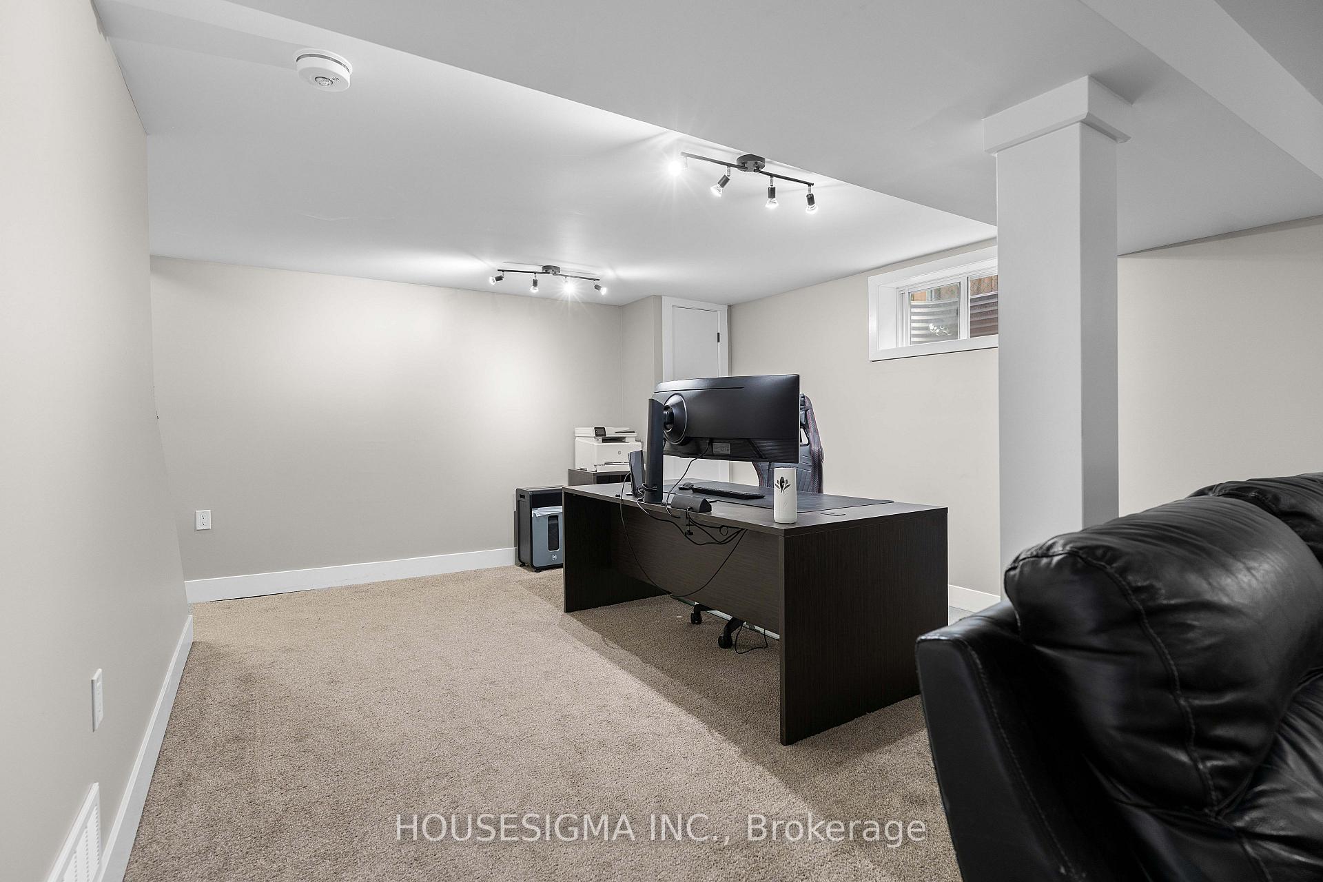 Photo 32 of 14 Carroll Street W, Strathroy-Caradoc, NE — HOMEH