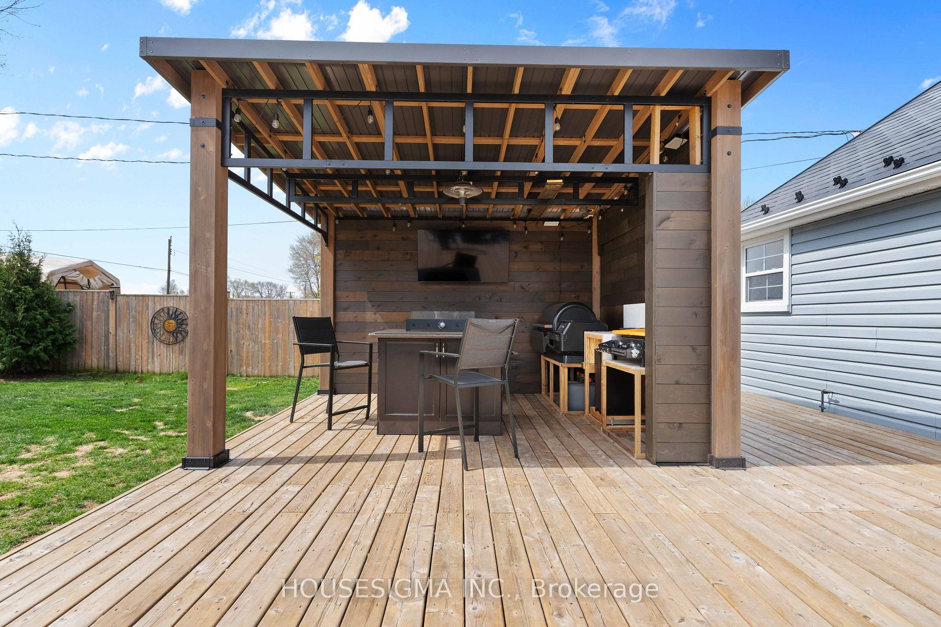 Photo 43 of 14 Carroll Street W, Strathroy-Caradoc, NE — HOMEH