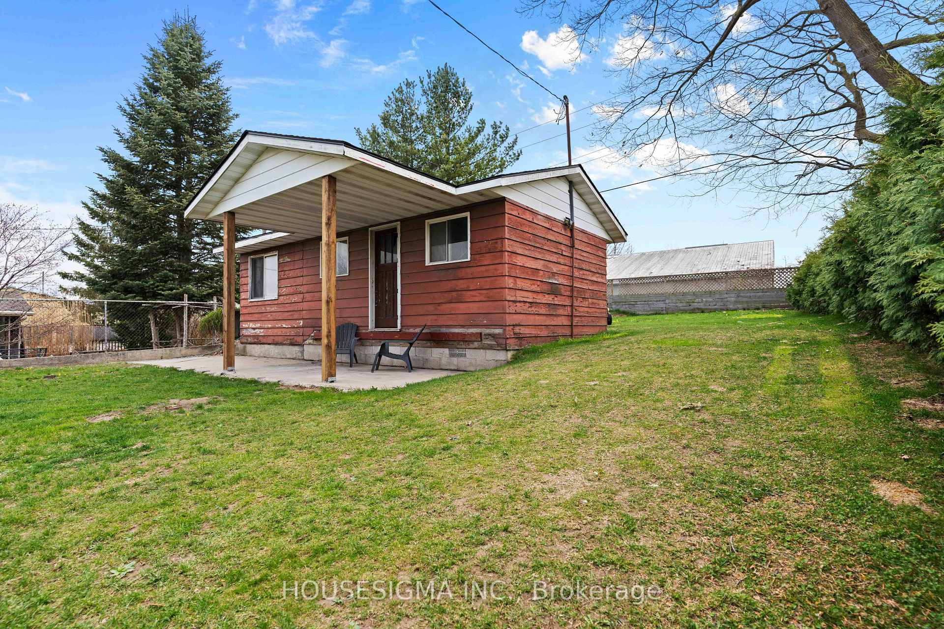 Photo 45 of 14 Carroll Street W, Strathroy-Caradoc, NE — HOMEH