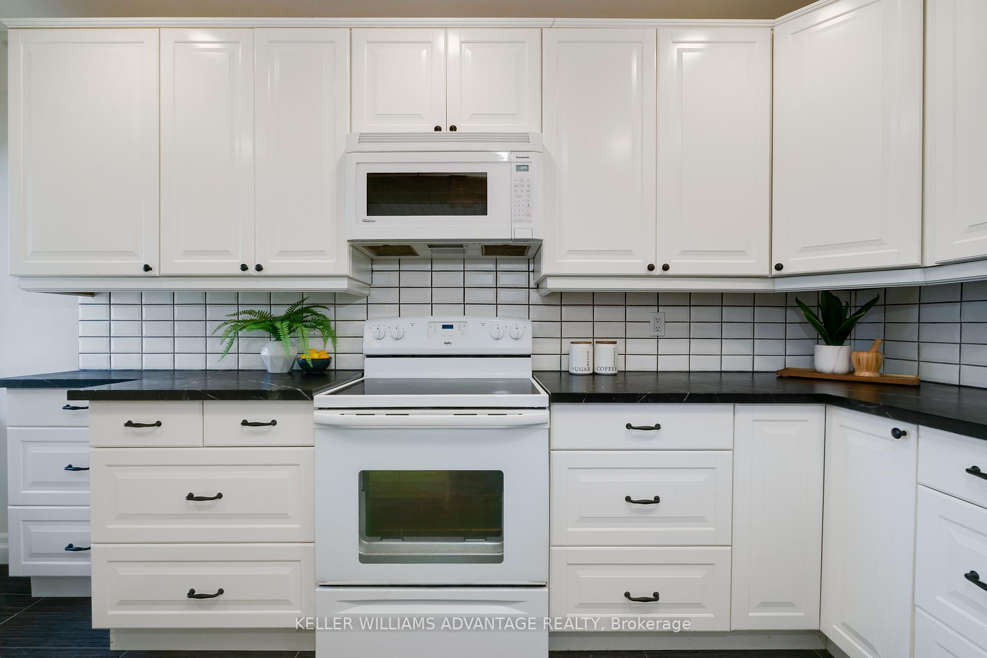 Photo 17 of 182 Sammon Avenue, Toronto, Danforth Village-East York — HOMEH