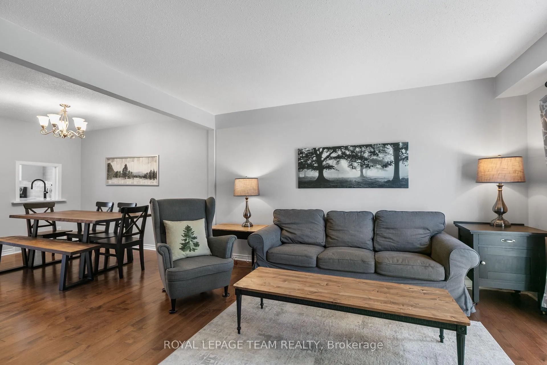 Photo 11 of Unit D, 114 Valley Stream Drive, Ottawa, Leslie Park — HOMEH