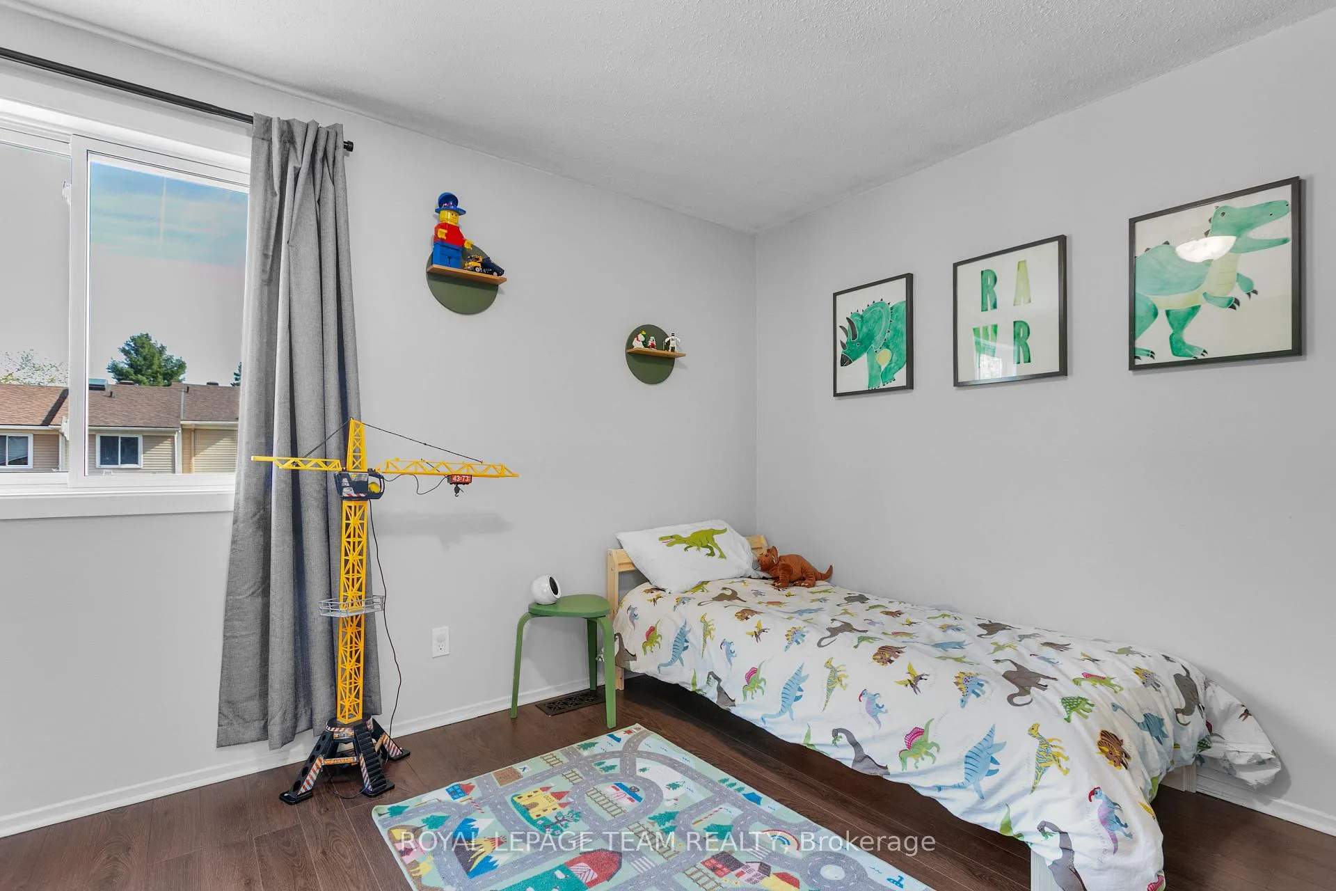 Photo 20 of Unit D, 114 Valley Stream Drive, Ottawa, Leslie Park — HOMEH
