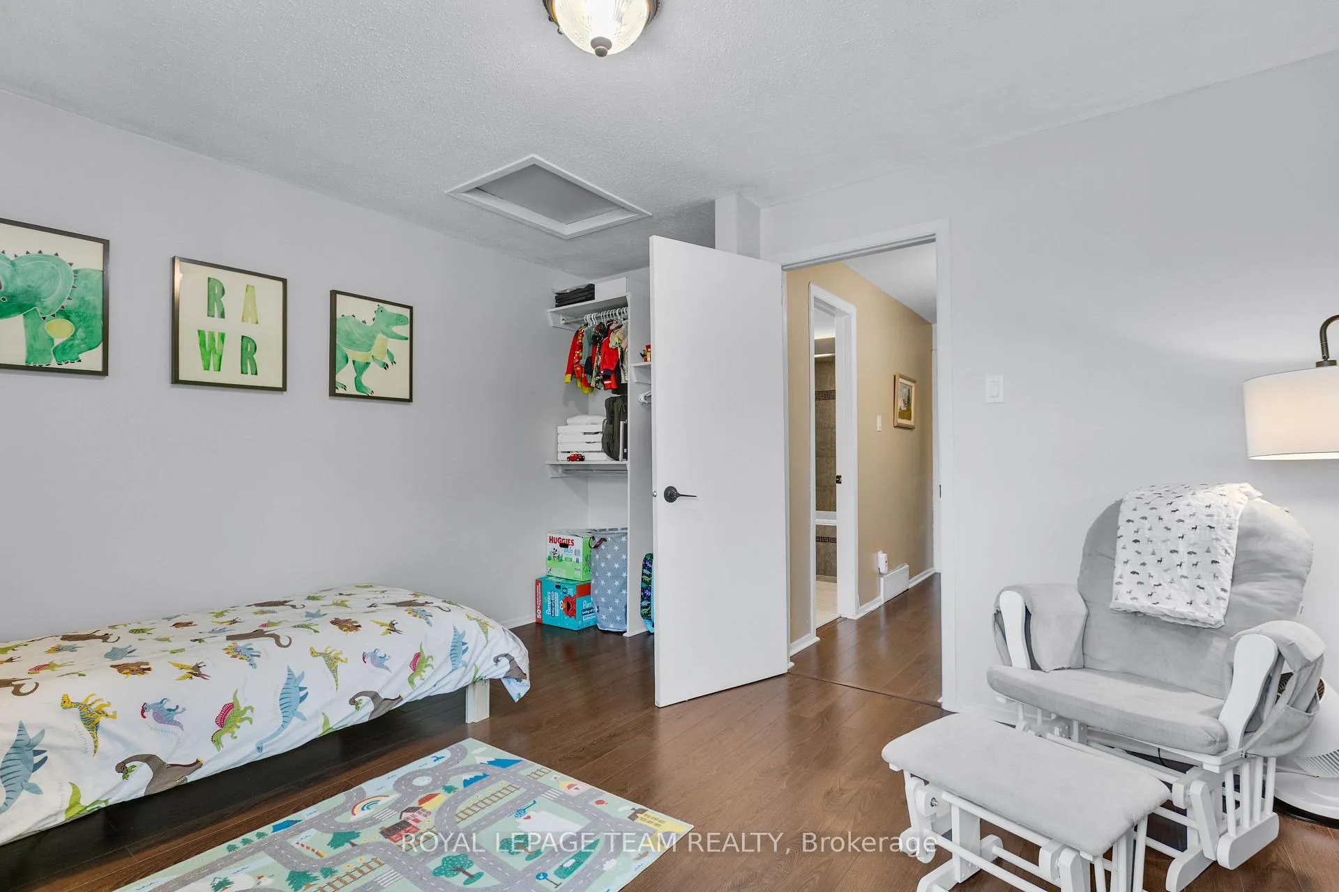 Photo 21 of Unit D, 114 Valley Stream Drive, Ottawa, Leslie Park — HOMEH