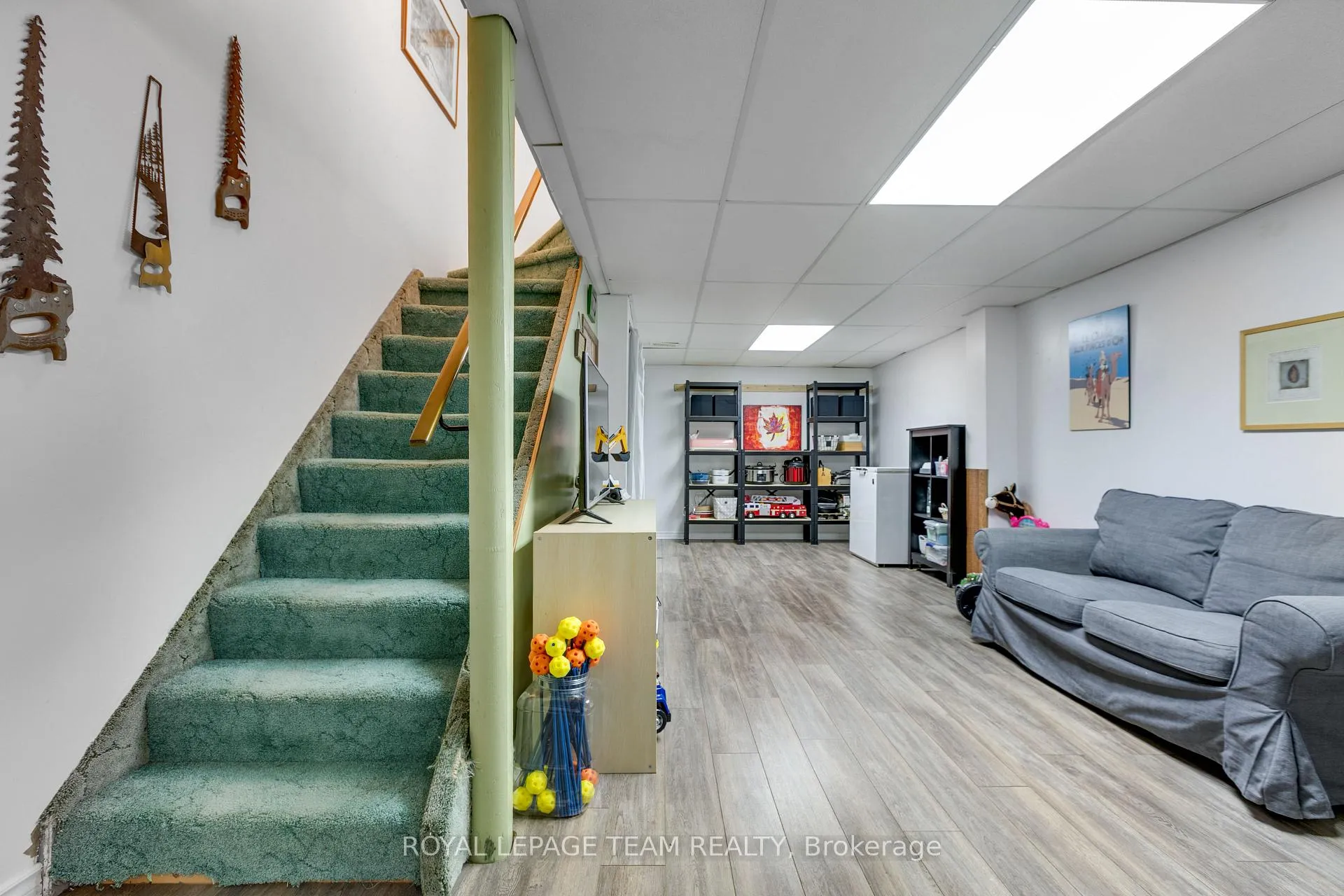 Photo 24 of Unit D, 114 Valley Stream Drive, Ottawa, Leslie Park — HOMEH