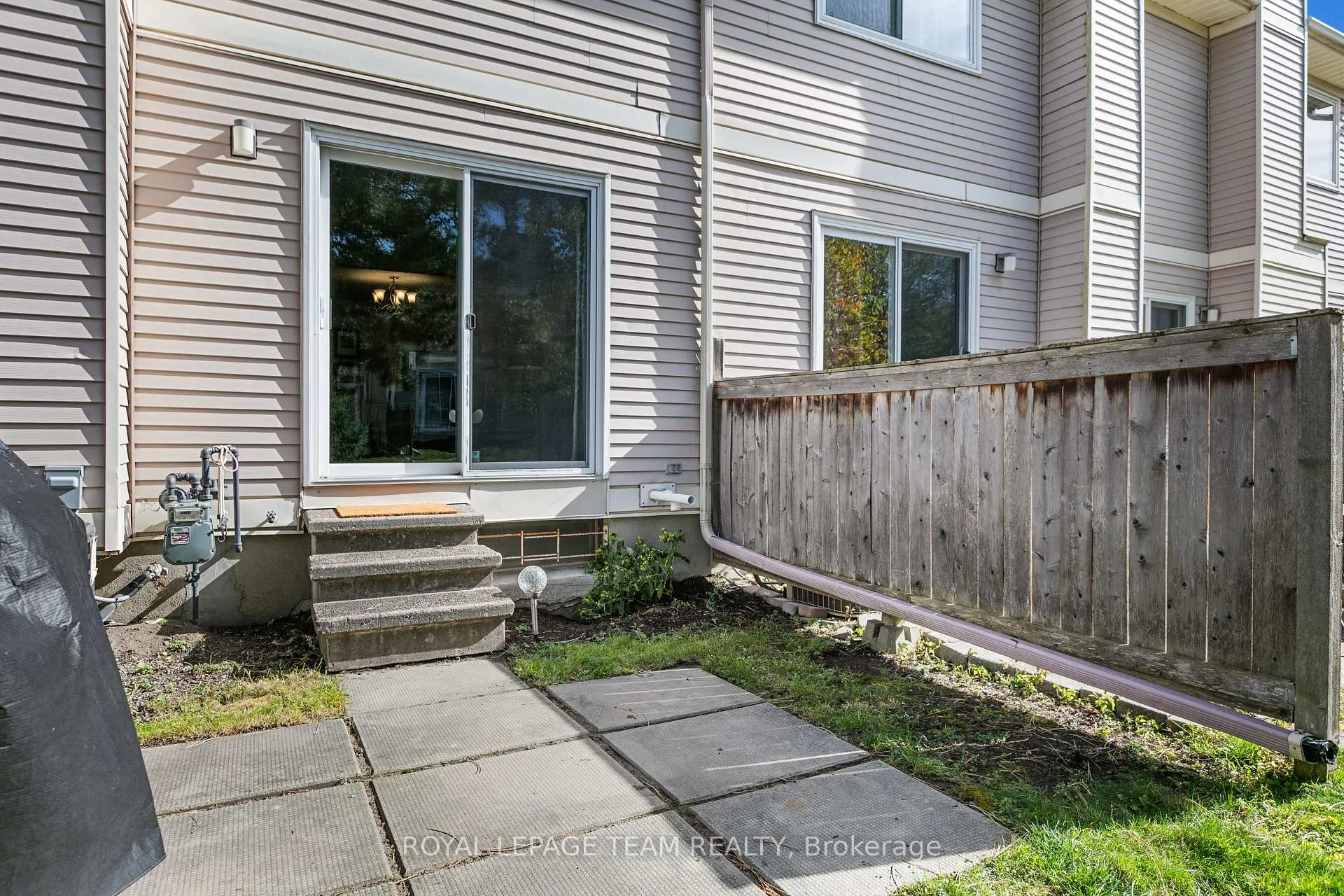 Photo 29 of Unit D, 114 Valley Stream Drive, Ottawa, Leslie Park — HOMEH