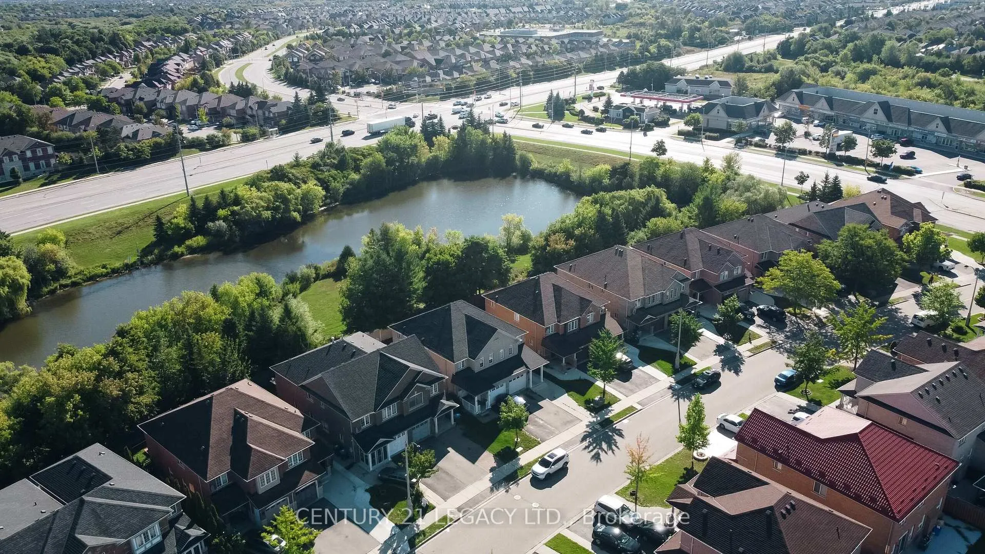 Photo 3 of 25 Revelstoke Place, Brampton, Sandringham-Wellington — HOMEH