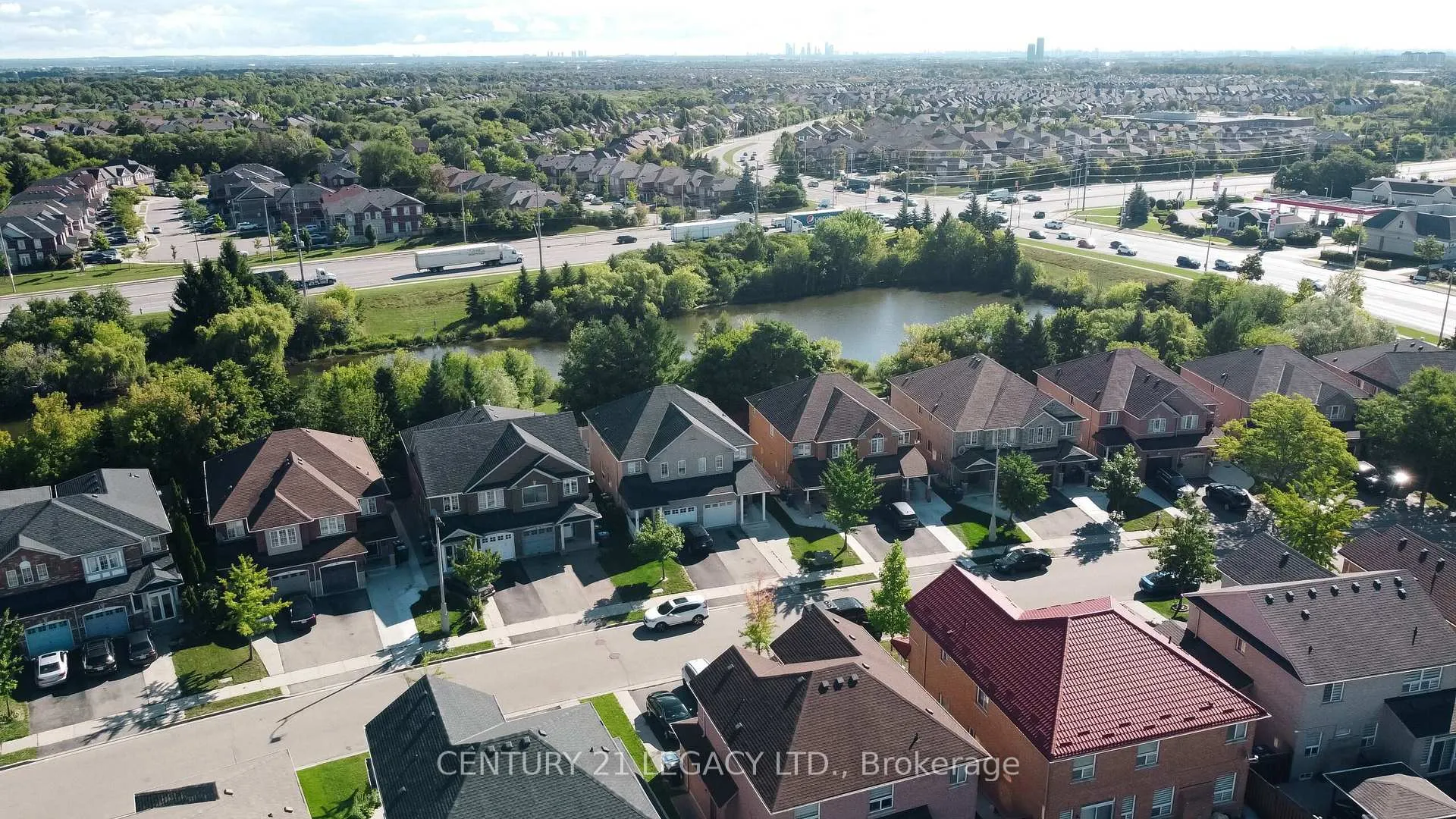 Photo 6 of 25 Revelstoke Place, Brampton, Sandringham-Wellington — HOMEH
