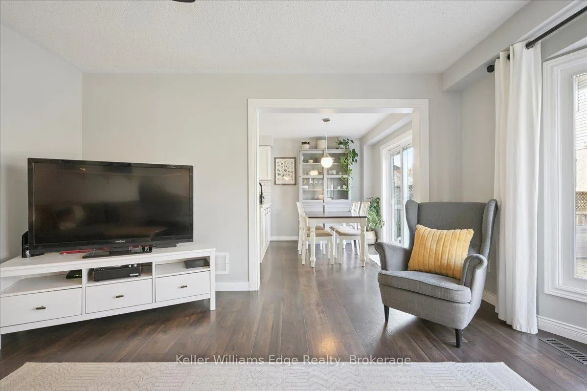 Photo 7 of 123 Laurendale Avenue, Hamilton, Waterdown — HOMEH