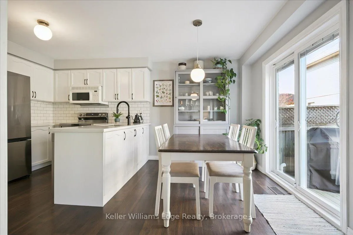Photo 8 of 123 Laurendale Avenue, Hamilton, Waterdown — HOMEH