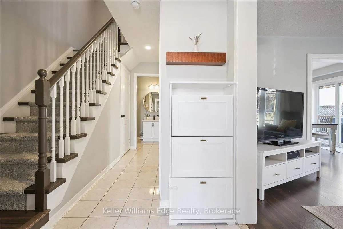 Photo 18 of 123 Laurendale Avenue, Hamilton, Waterdown — HOMEH