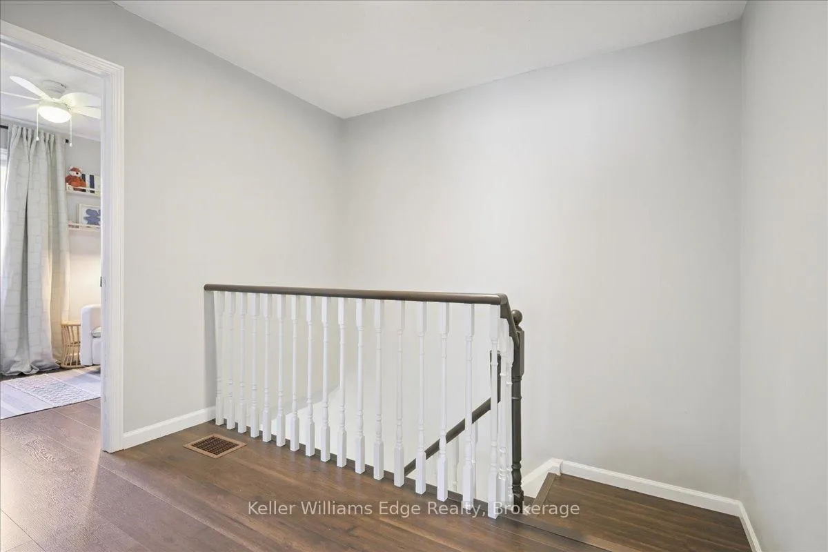 Photo 20 of 123 Laurendale Avenue, Hamilton, Waterdown — HOMEH
