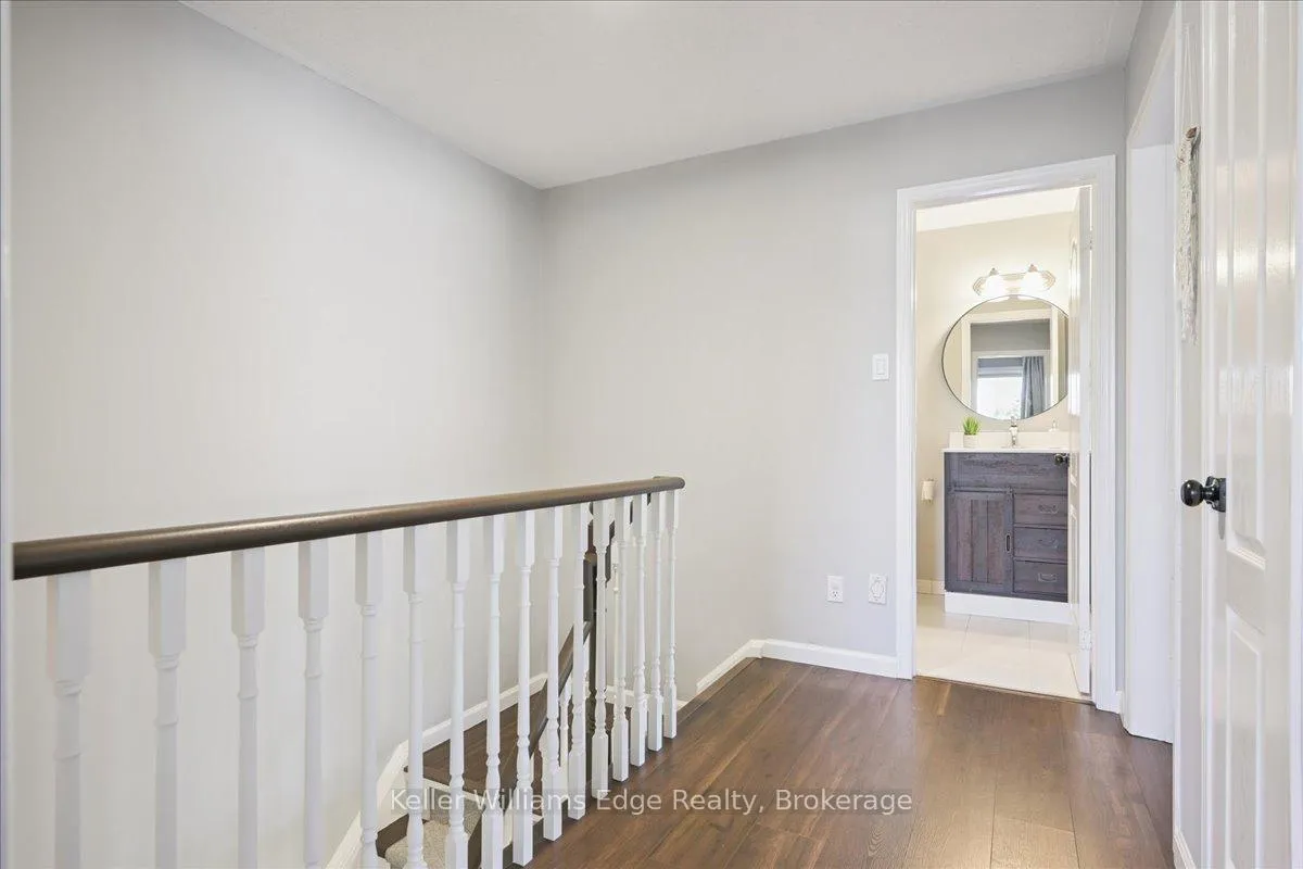 Photo 29 of 123 Laurendale Avenue, Hamilton, Waterdown — HOMEH