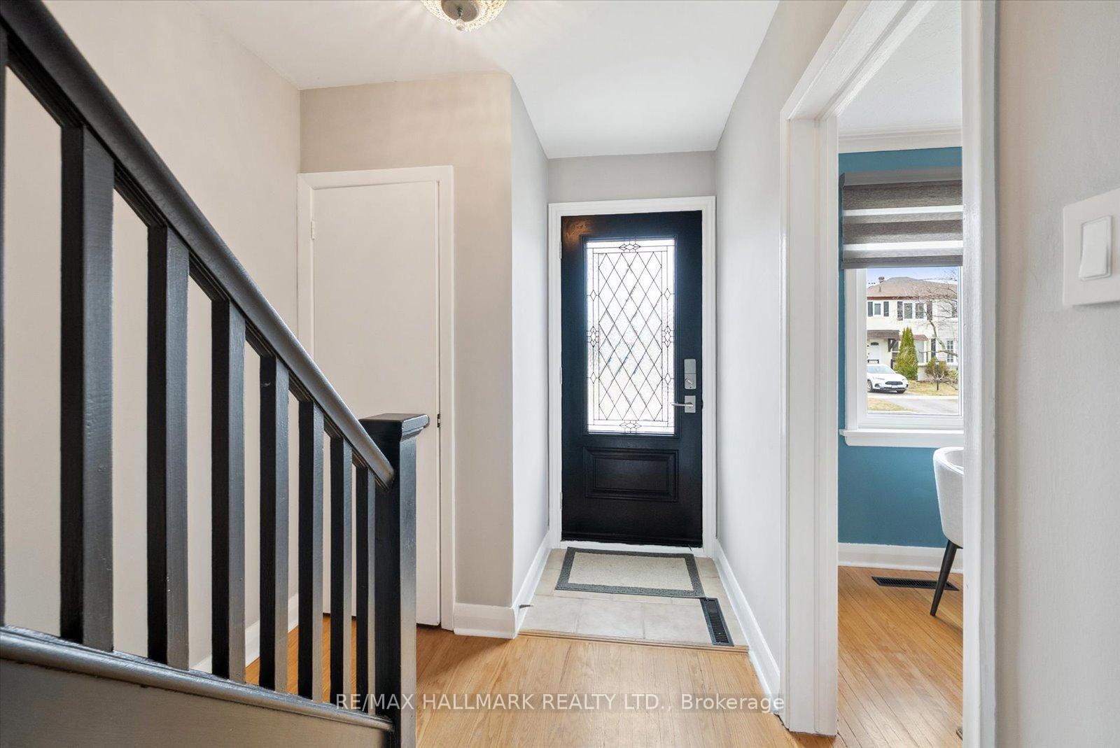 Photo 4 of 17 Marsh Road, Scarborough, Clairlea-Birchmount — HOMEH
