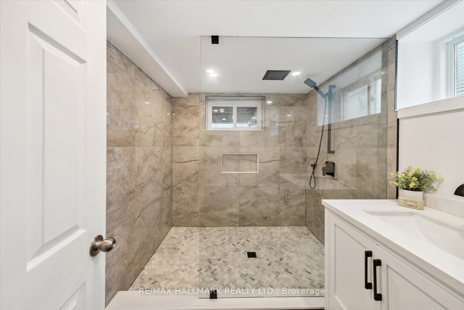Photo 32 of 17 Marsh Road, Scarborough, Clairlea-Birchmount — HOMEH