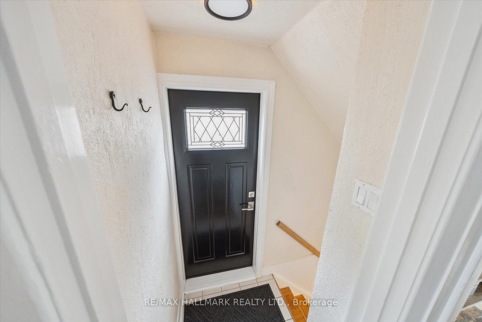 Photo 33 of 17 Marsh Road, Scarborough, Clairlea-Birchmount — HOMEH