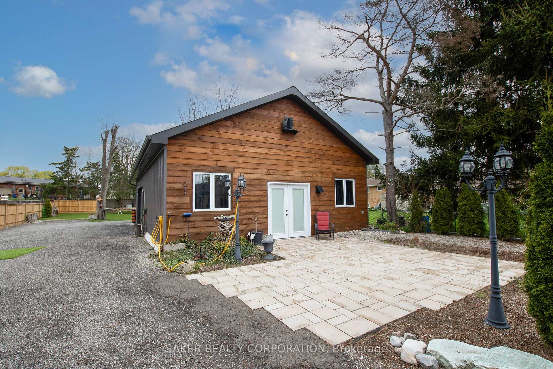 Photo 3 of 411 Albert Street, Strathroy-Caradoc, NW — HOMEH