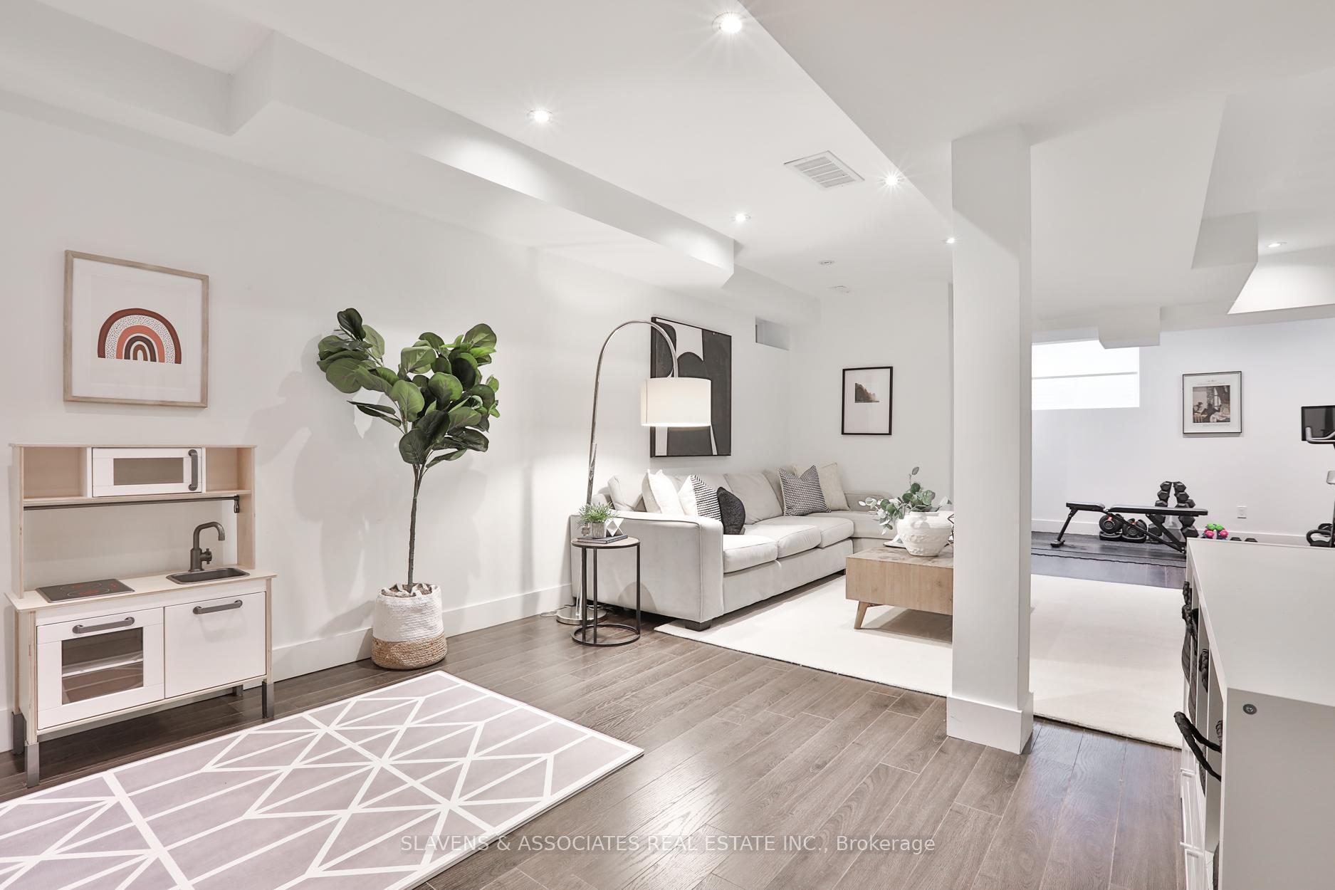 Photo 27 of 276 Glenholme Avenue, Toronto, Oakwood Village — HOMEH
