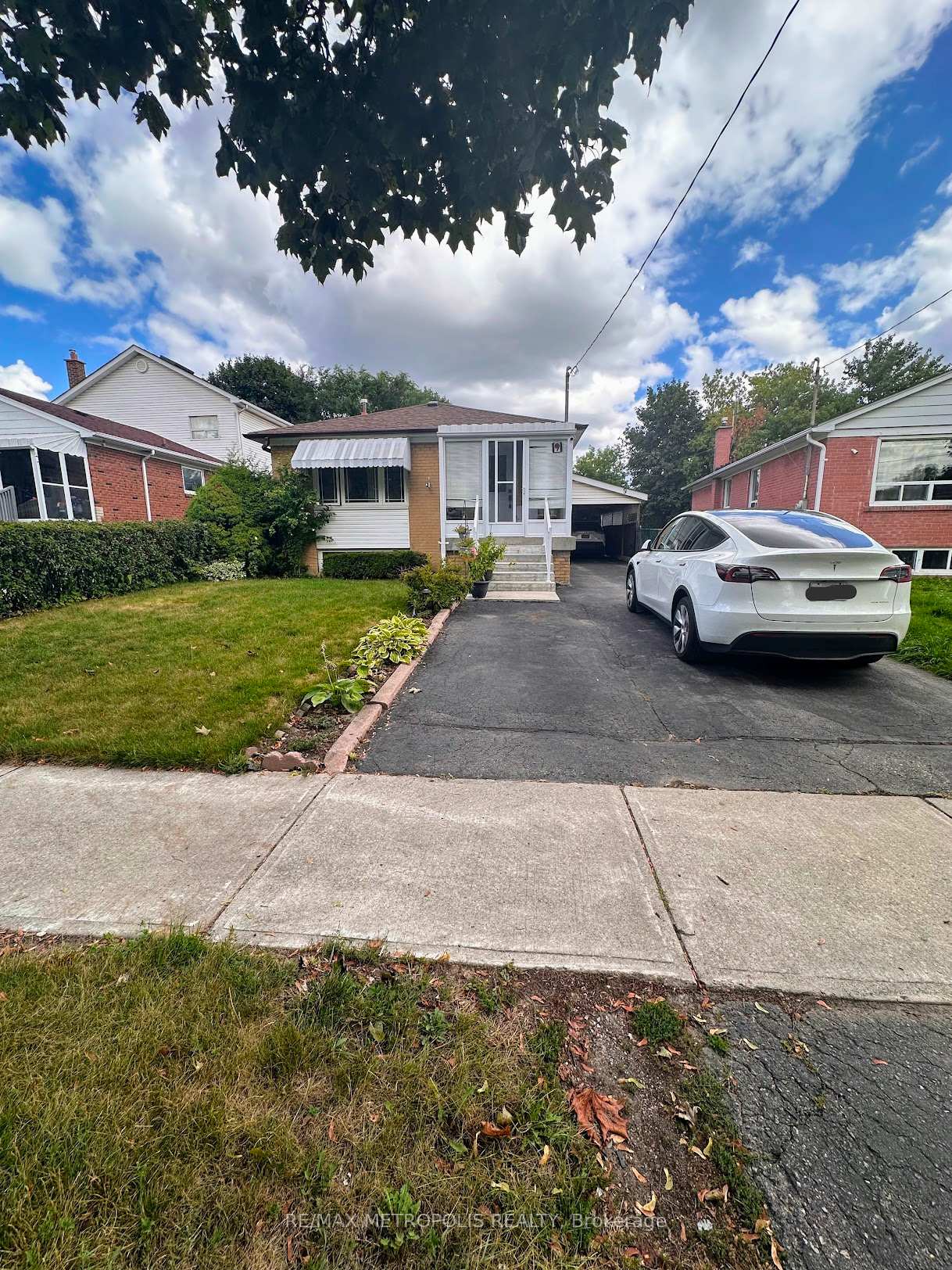Photo 1 of Unit bsmt, 9 Gilroy Drive, Scarborough, Dorset Park — HOMEH