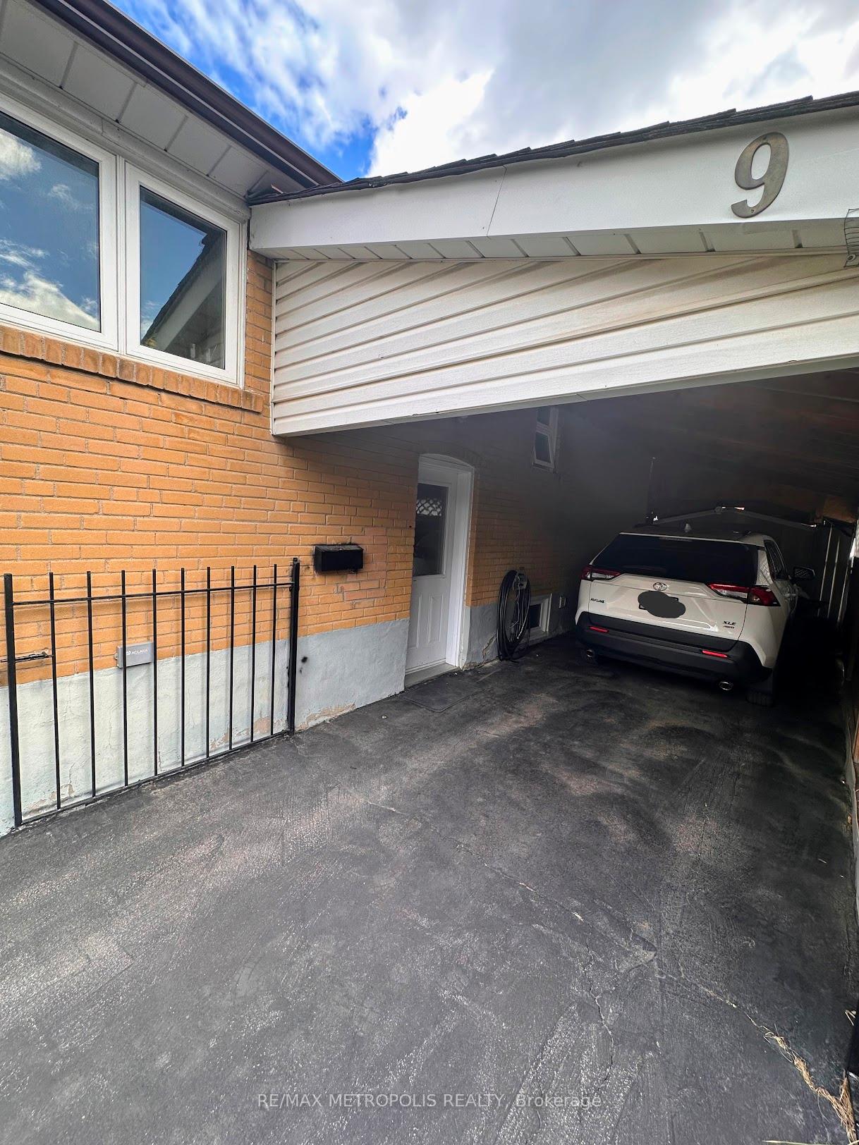 Photo 2 of Unit bsmt, 9 Gilroy Drive, Scarborough, Dorset Park — HOMEH